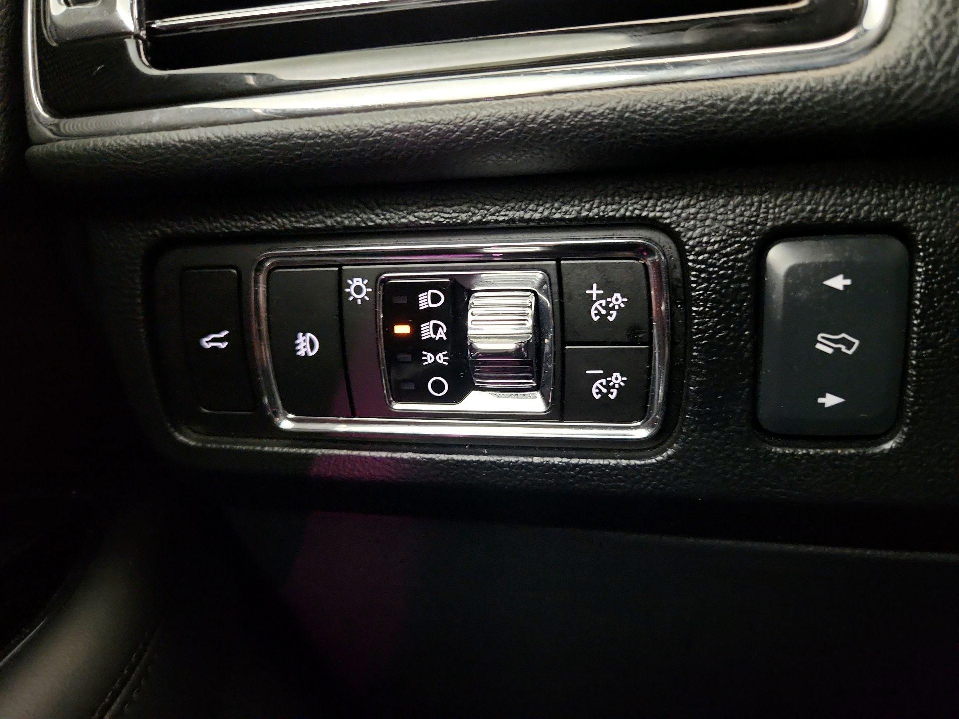 Thumbnail: 2023 Lincoln Navigator - 13
