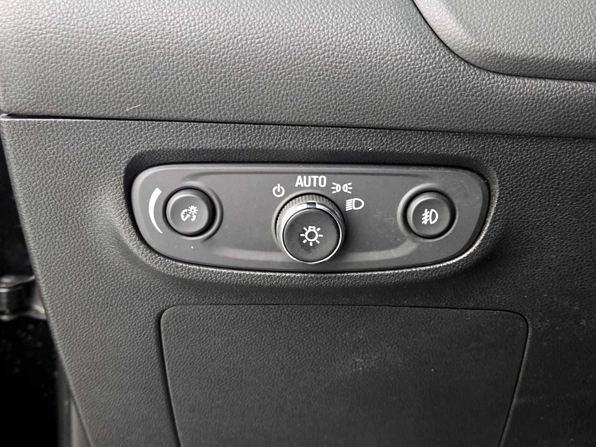 Thumbnail: 2020 Buick Encore GX - 13