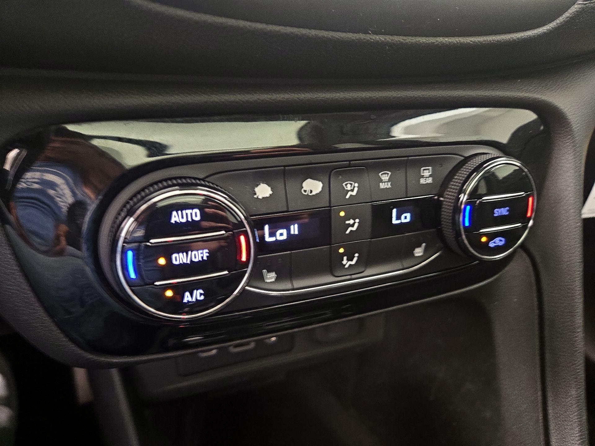 Thumbnail: 2020 Buick Encore GX - 16
