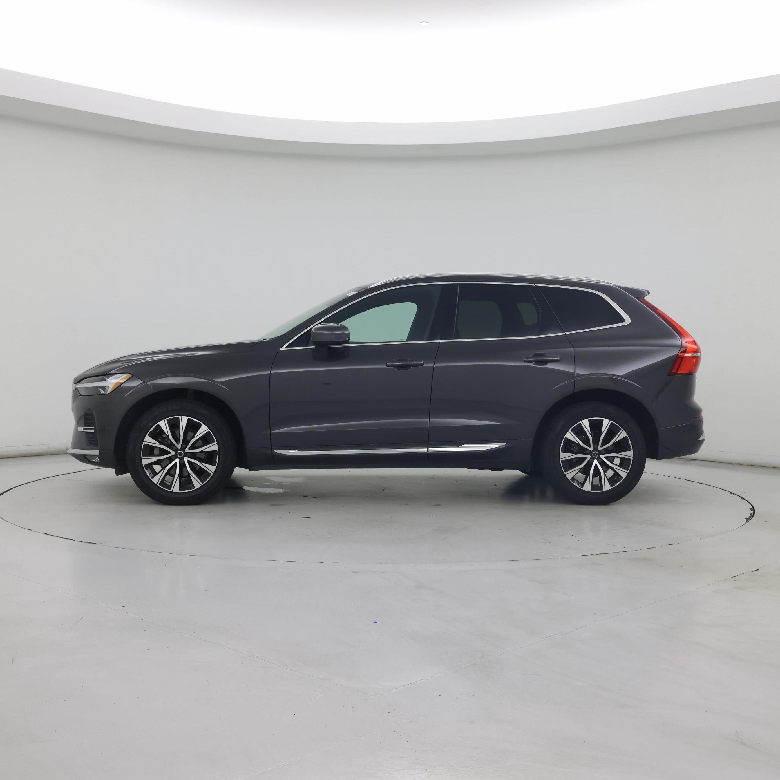 Thumbnail: 2023 Volvo XC60 - 3