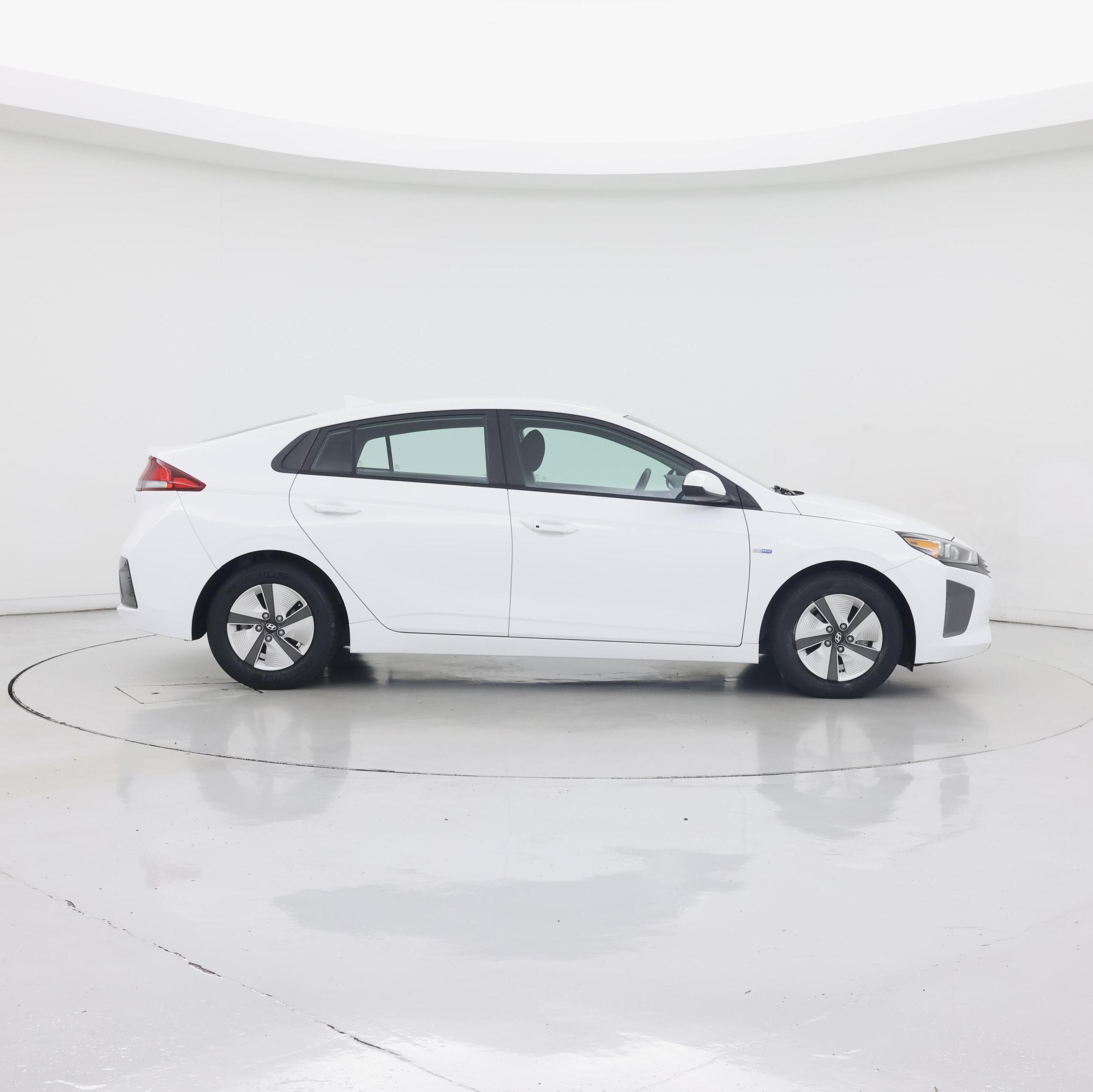 Thumbnail: 2019 Hyundai Ioniq - 7