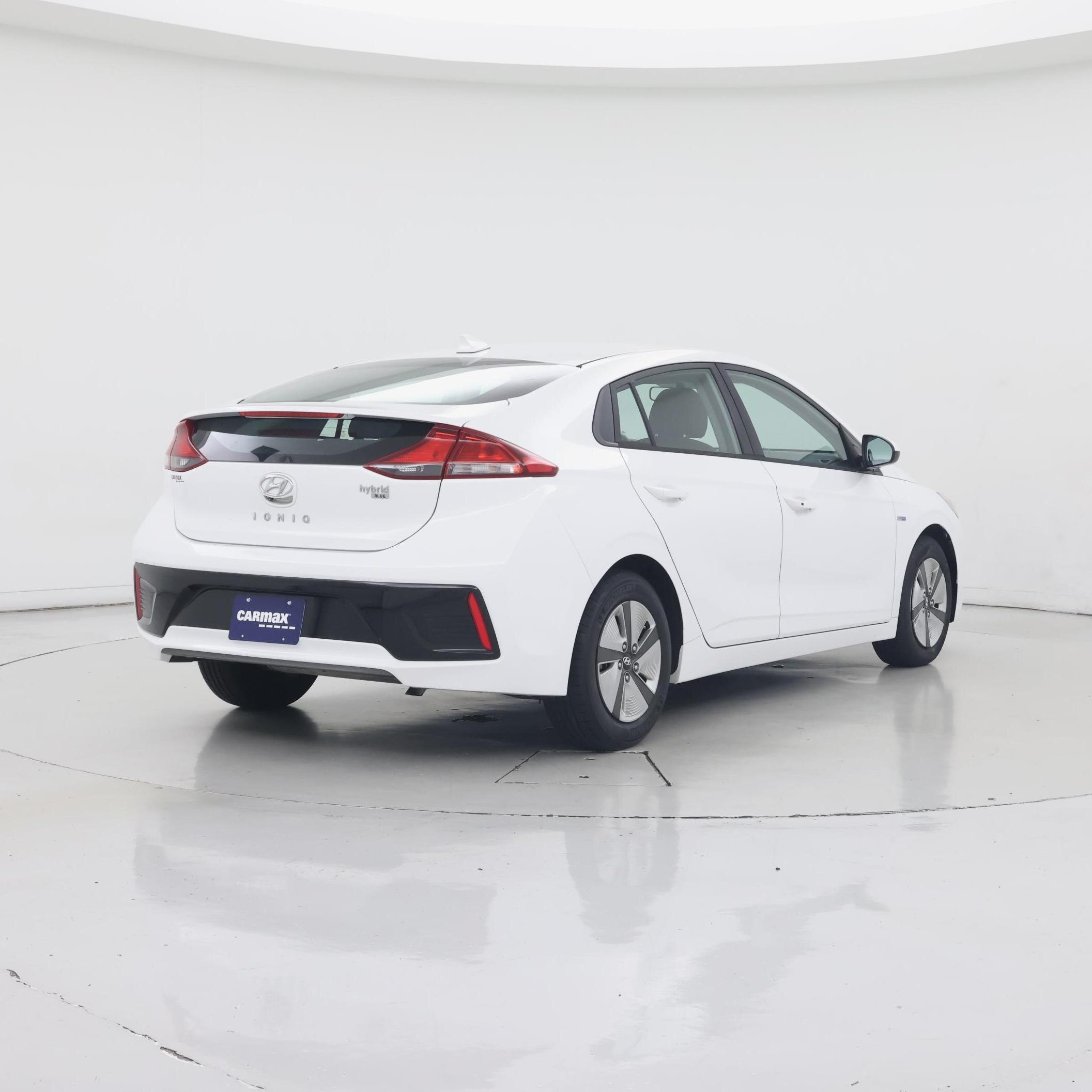 Thumbnail: 2019 Hyundai Ioniq - 8