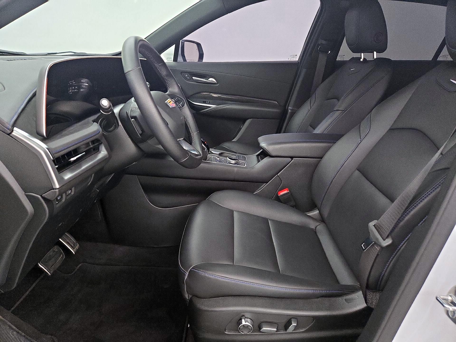 Thumbnail: 2025 Cadillac XT4 - 11