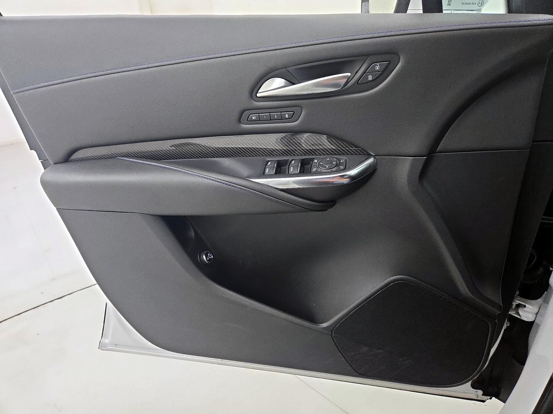 Thumbnail: 2025 Cadillac XT4 - 12