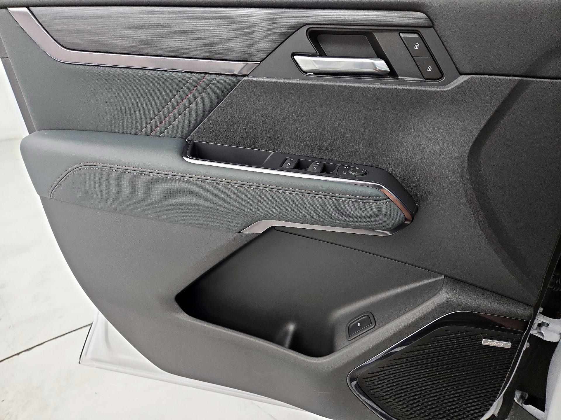 Thumbnail: 2026 GMC Acadia - 12