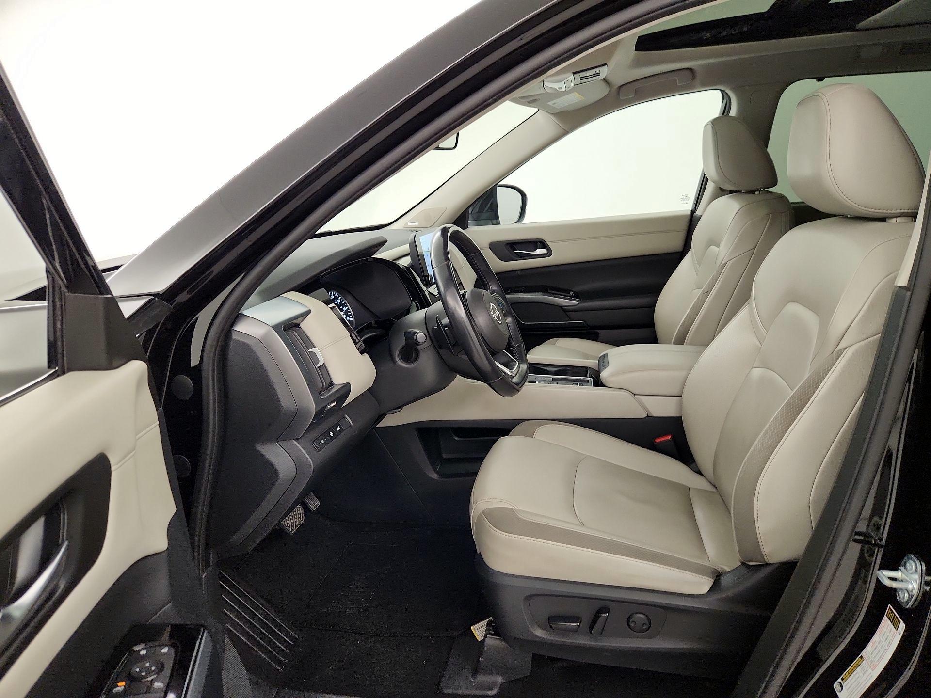 Thumbnail: 2023 Nissan Pathfinder - 11