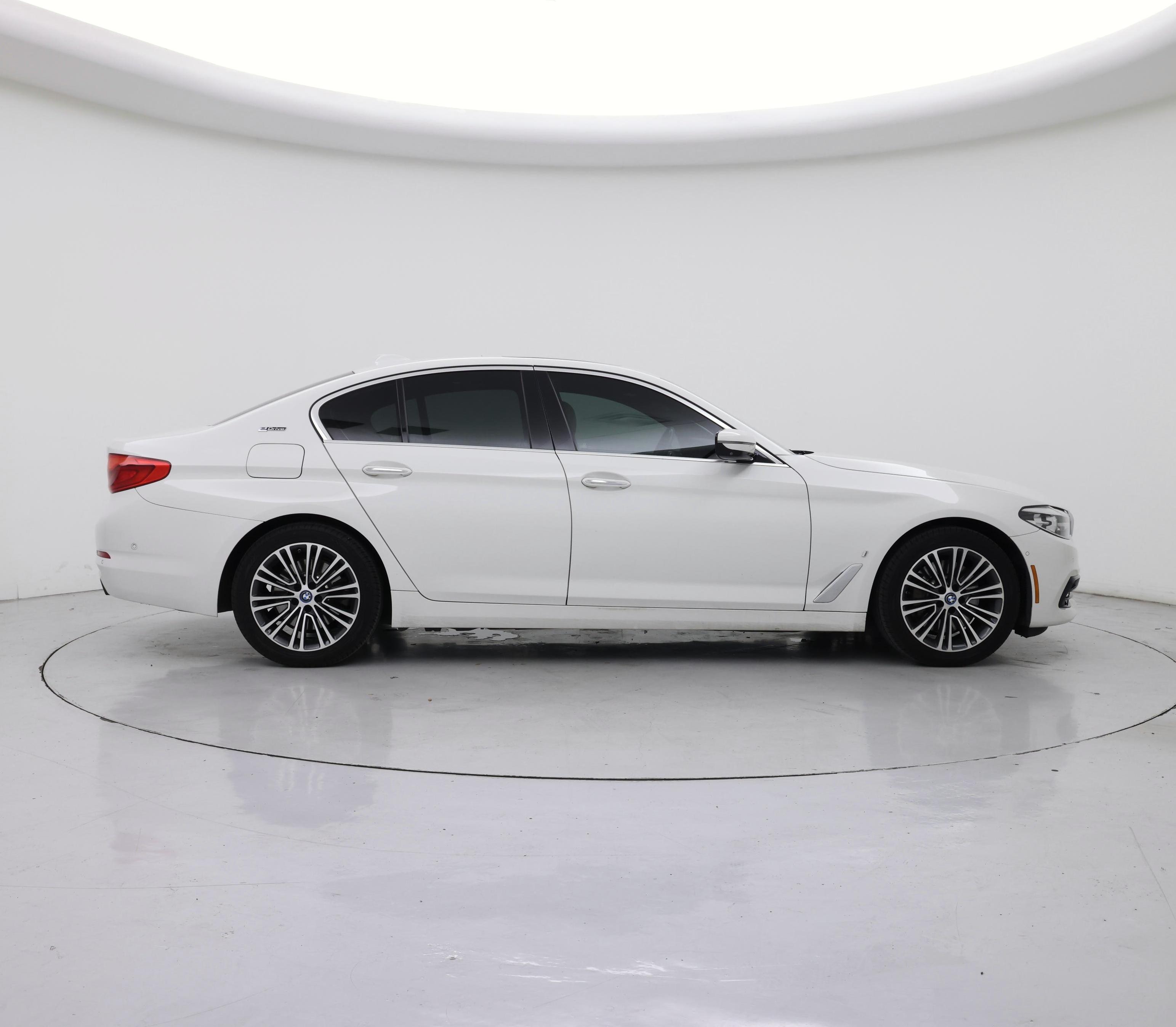 Thumbnail: 2018 BMW 5 Series - 7