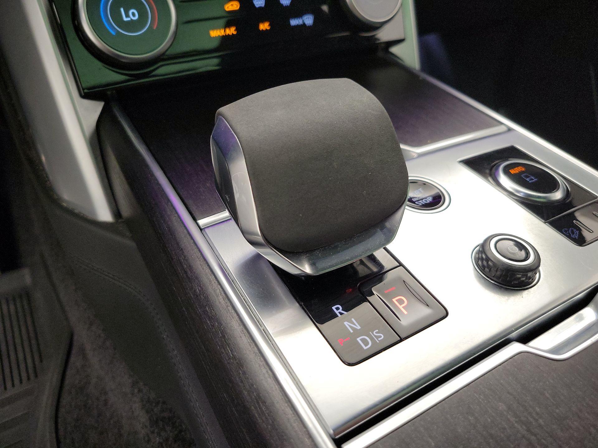 Thumbnail: 2023 Land Rover Range Rover - 18