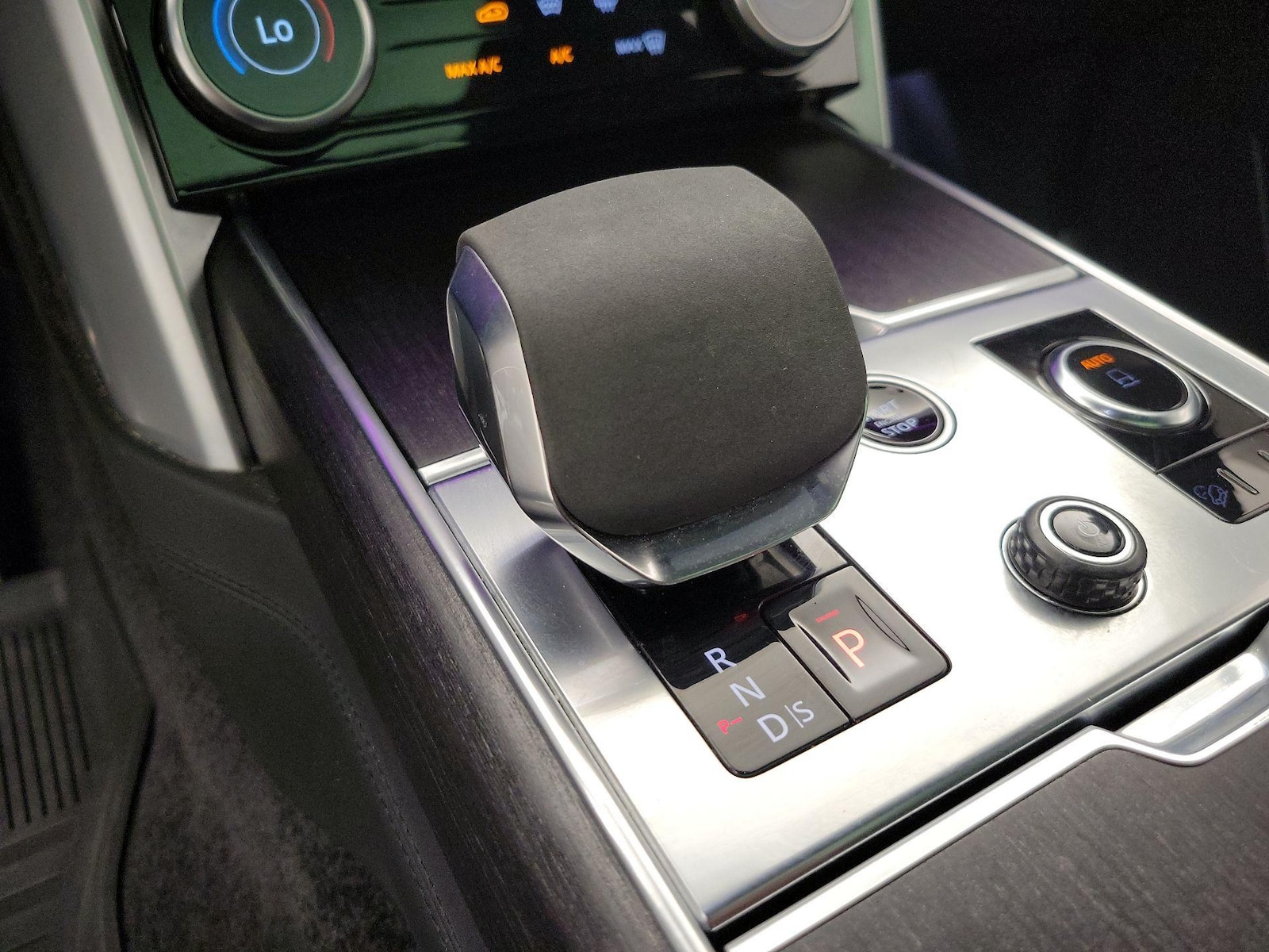 2023 Land Rover Range Rover SE - Photo 19
