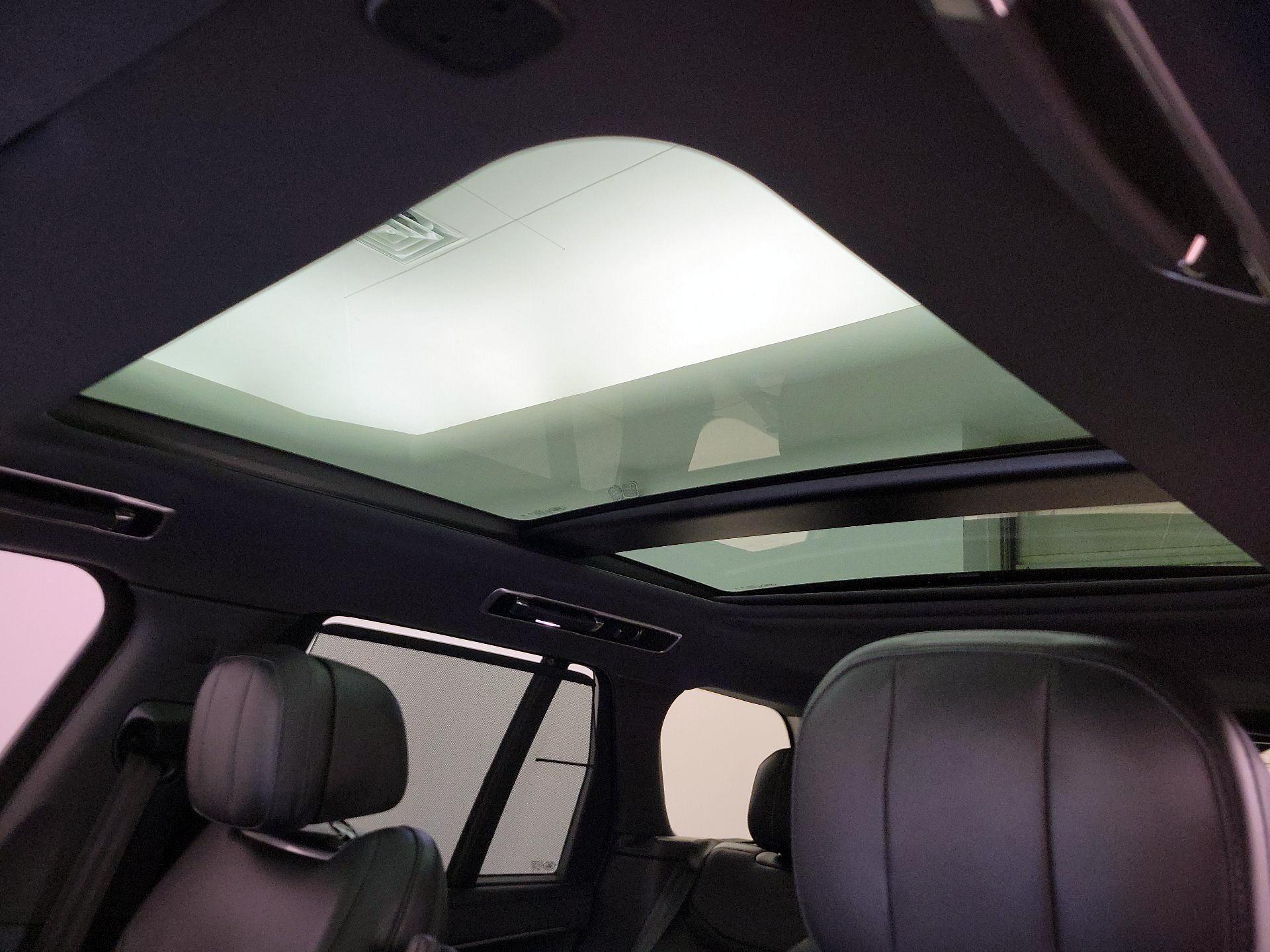 Thumbnail: 2023 Land Rover Range Rover - 20