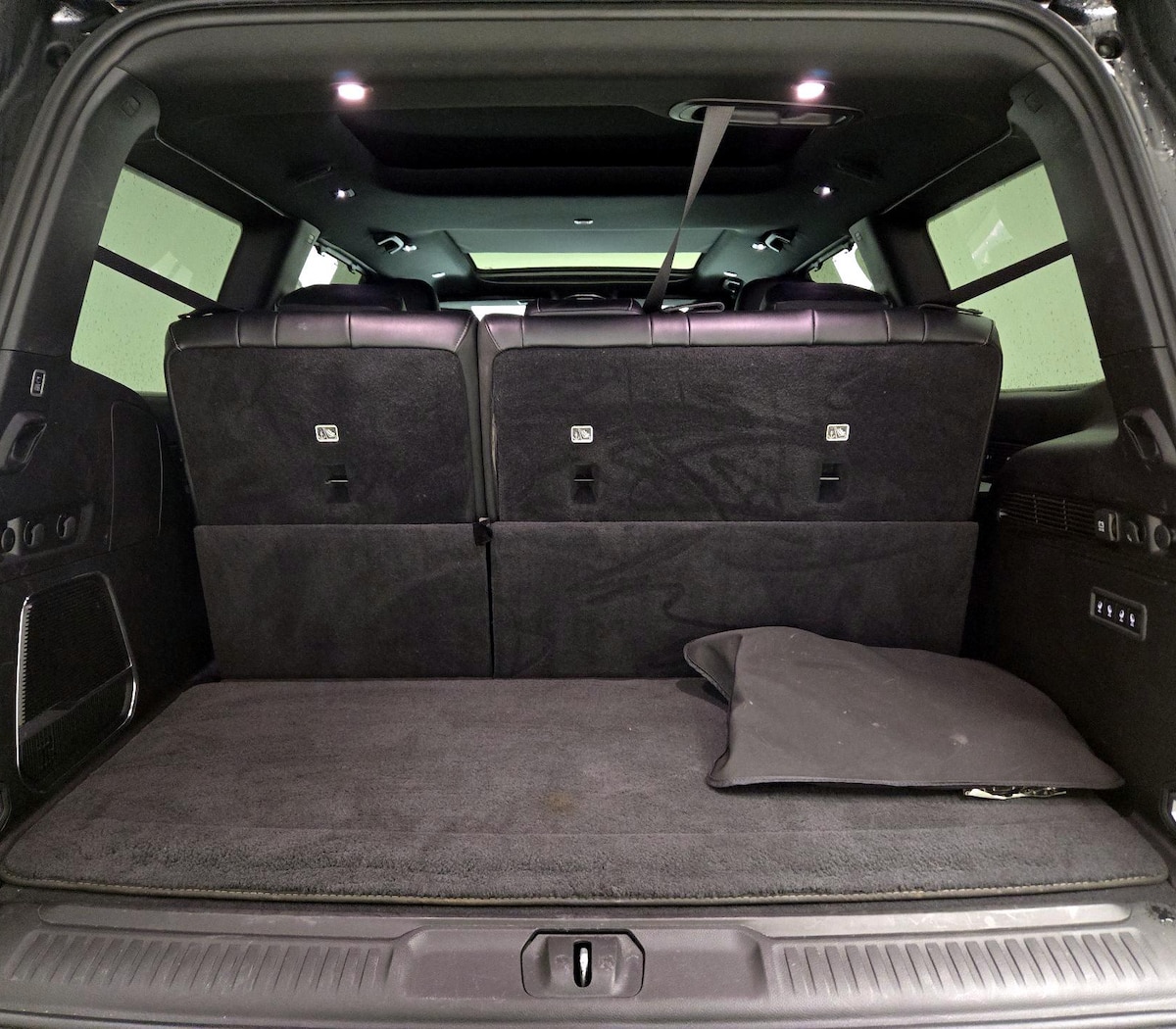 Trunk/Cargo (Seats Up)