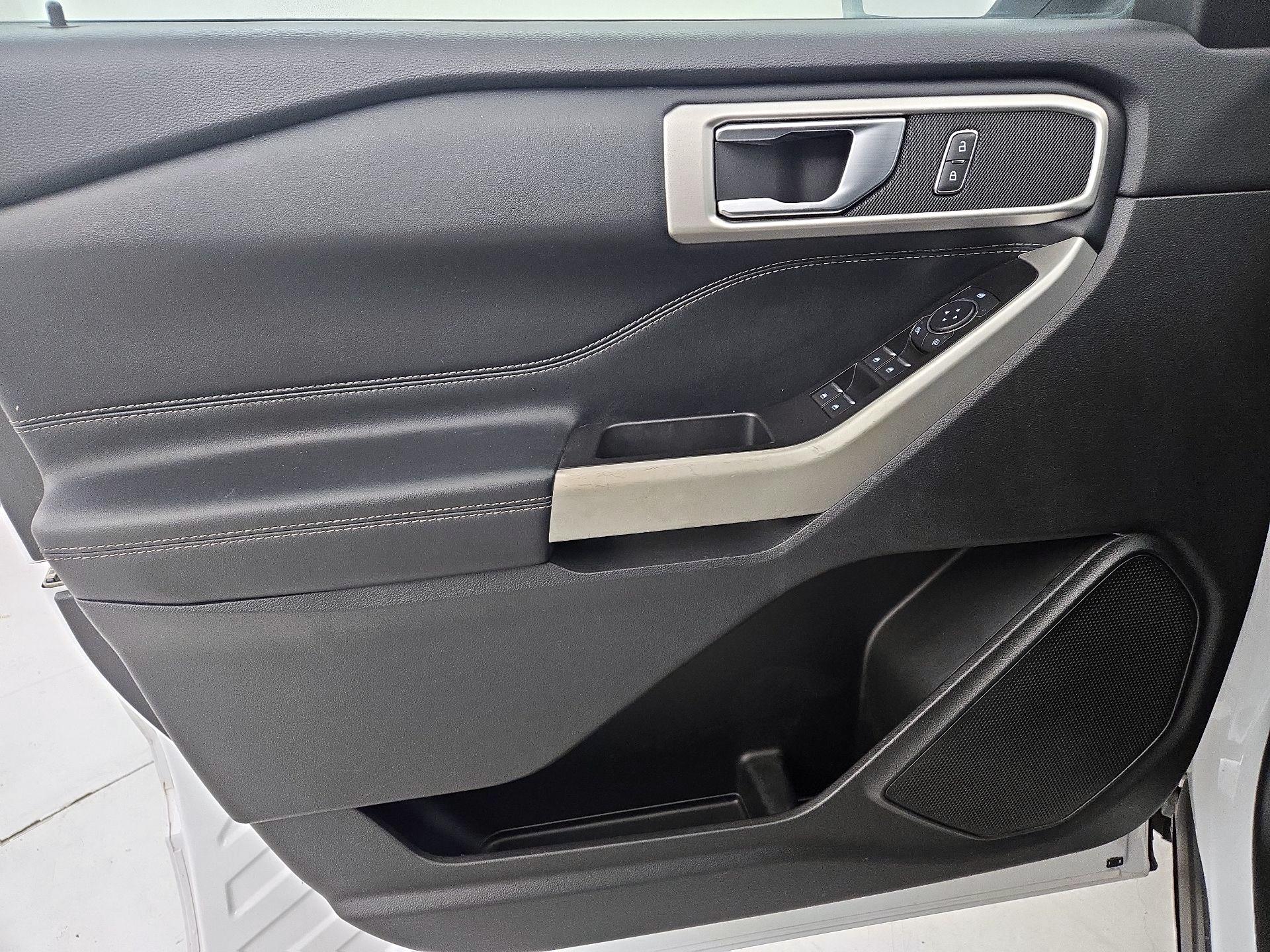 Thumbnail: 2020 Ford Explorer - 12