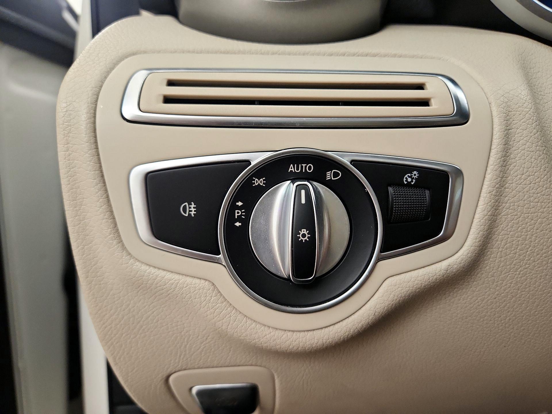 Thumbnail: 2019 Mercedes-Benz C-Class - 13