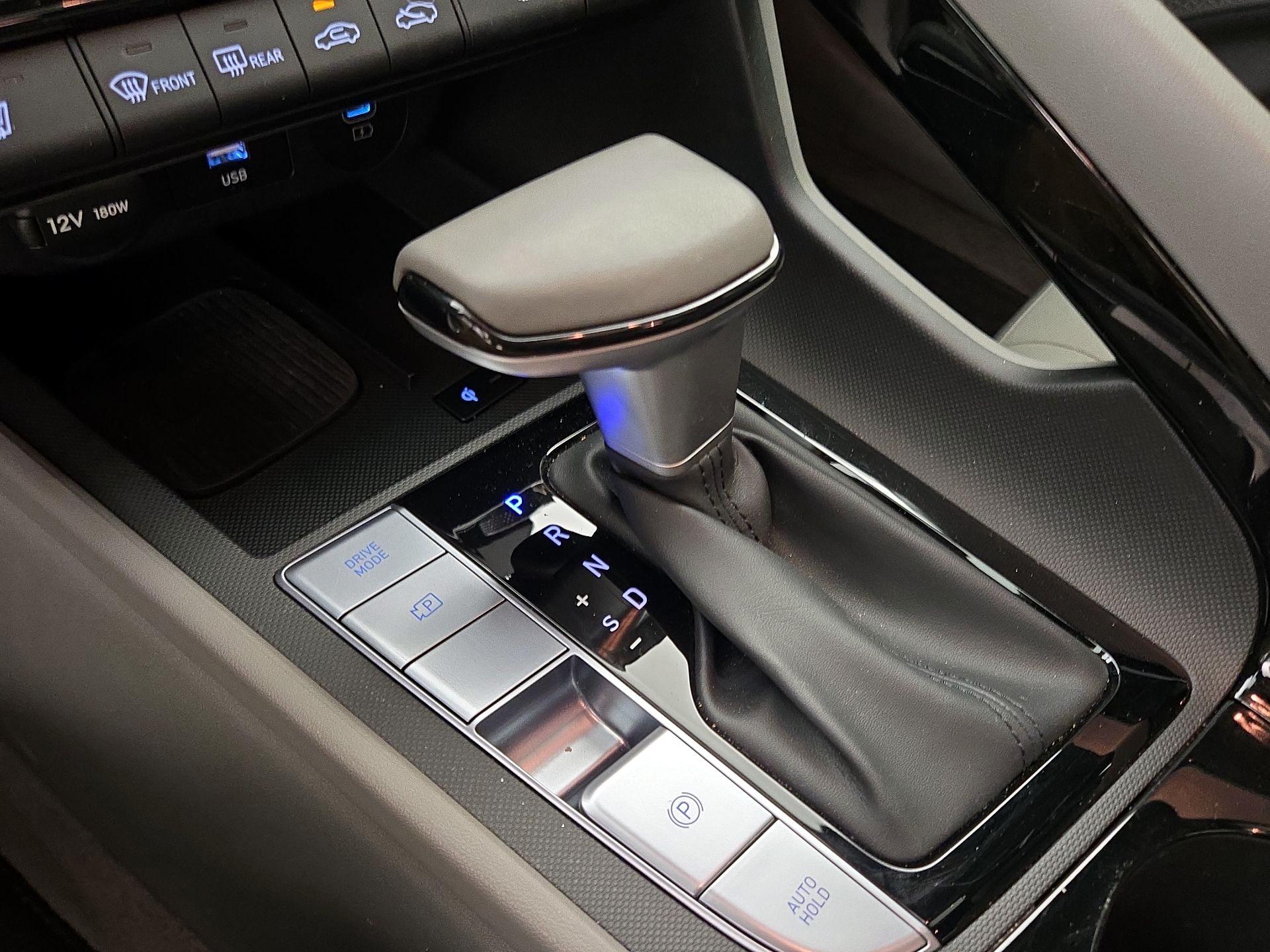 Thumbnail: 2024 Hyundai Elantra - 18