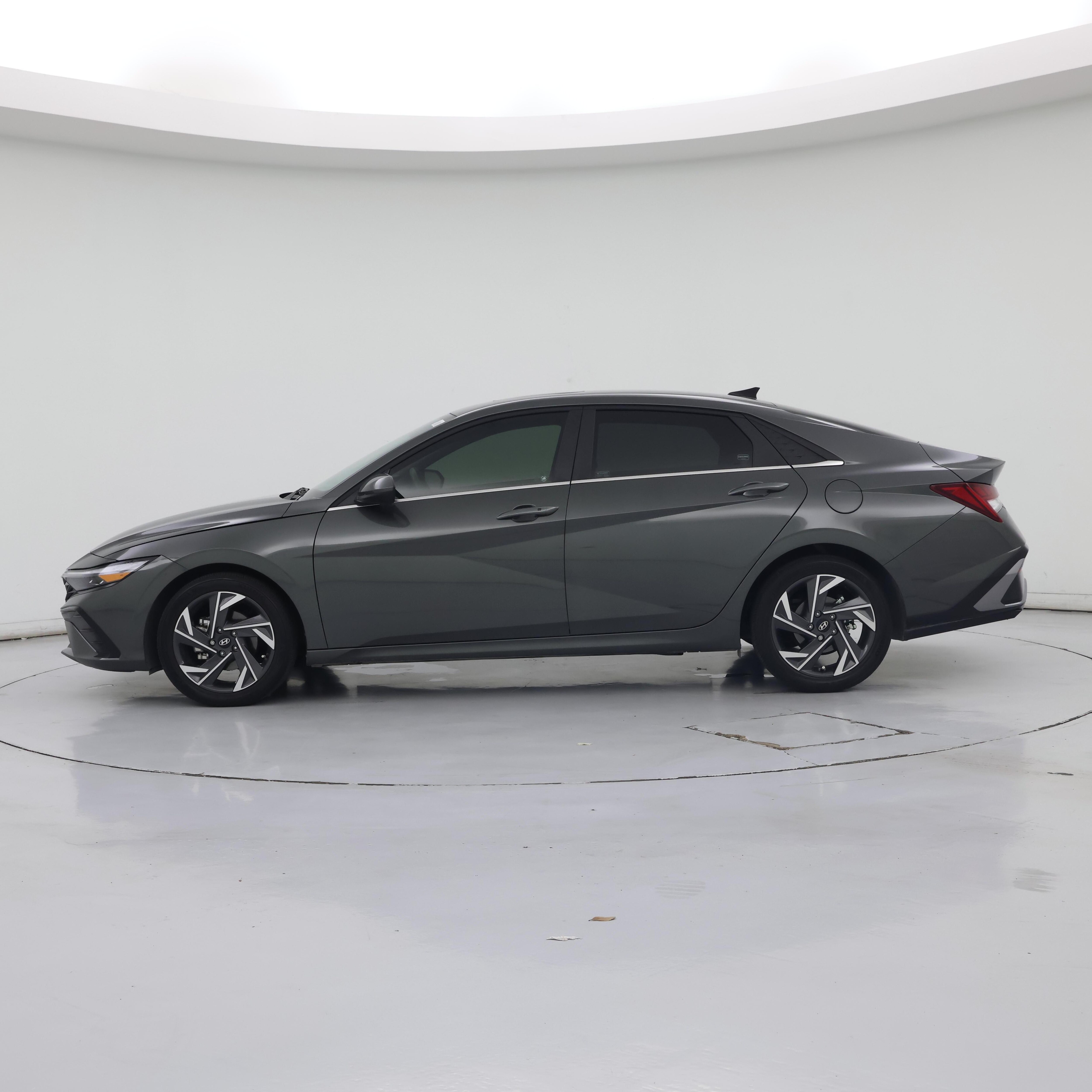 Thumbnail: 2024 Hyundai Elantra - 3