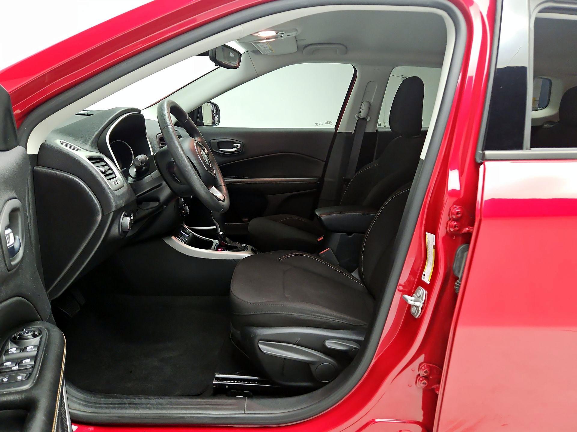 Thumbnail: 2021 Jeep Compass - 11