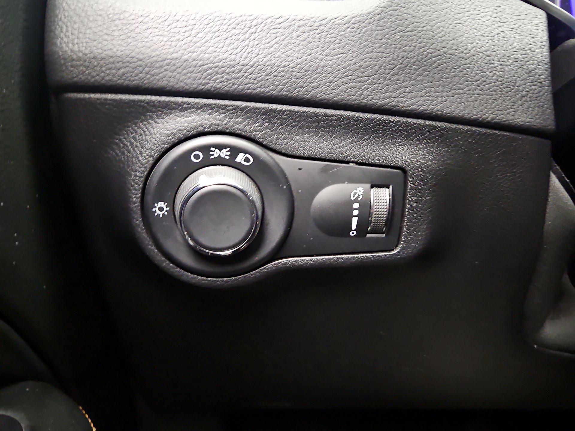 Thumbnail: 2021 Jeep Compass - 13