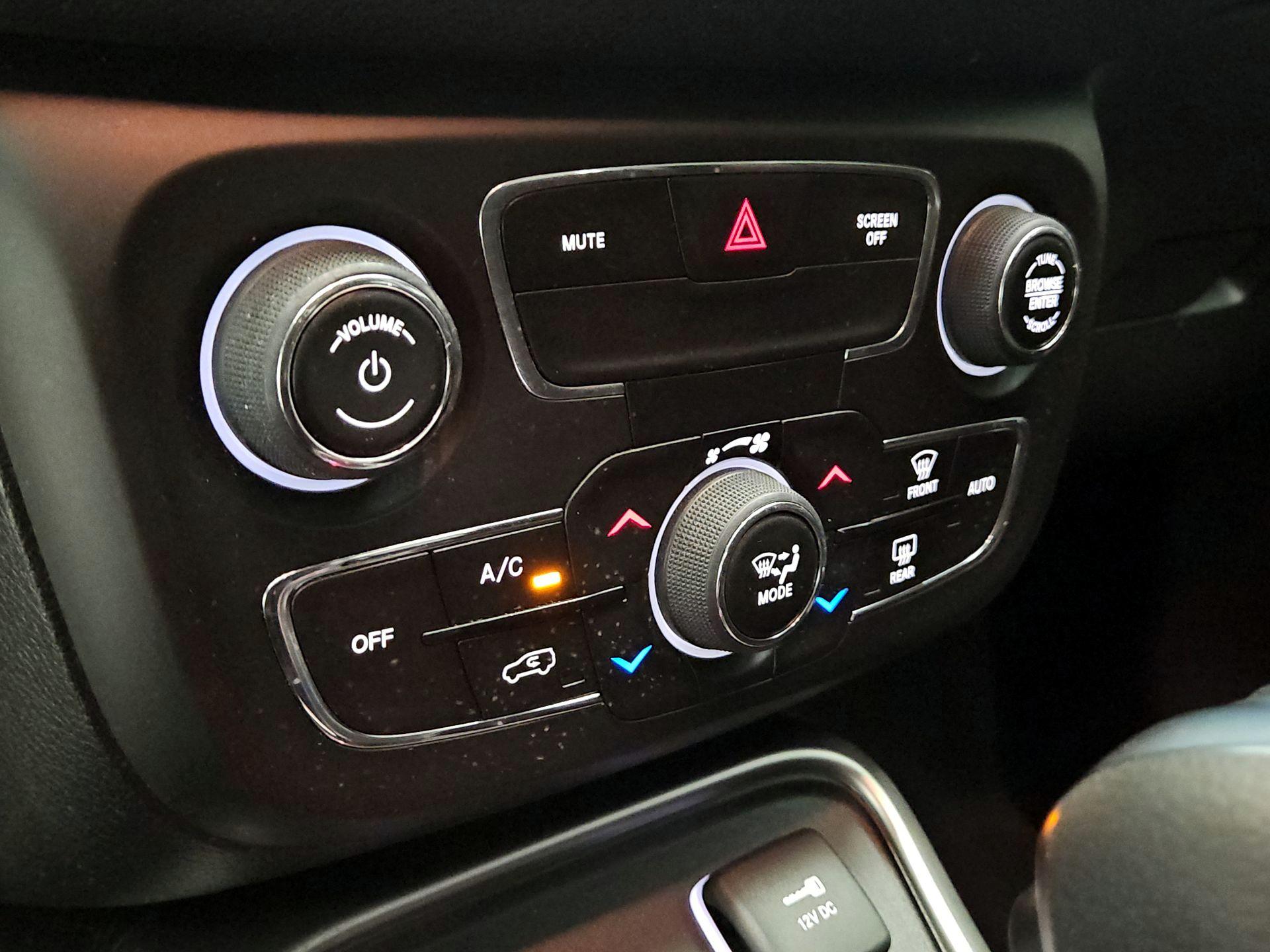 Thumbnail: 2021 Jeep Compass - 16