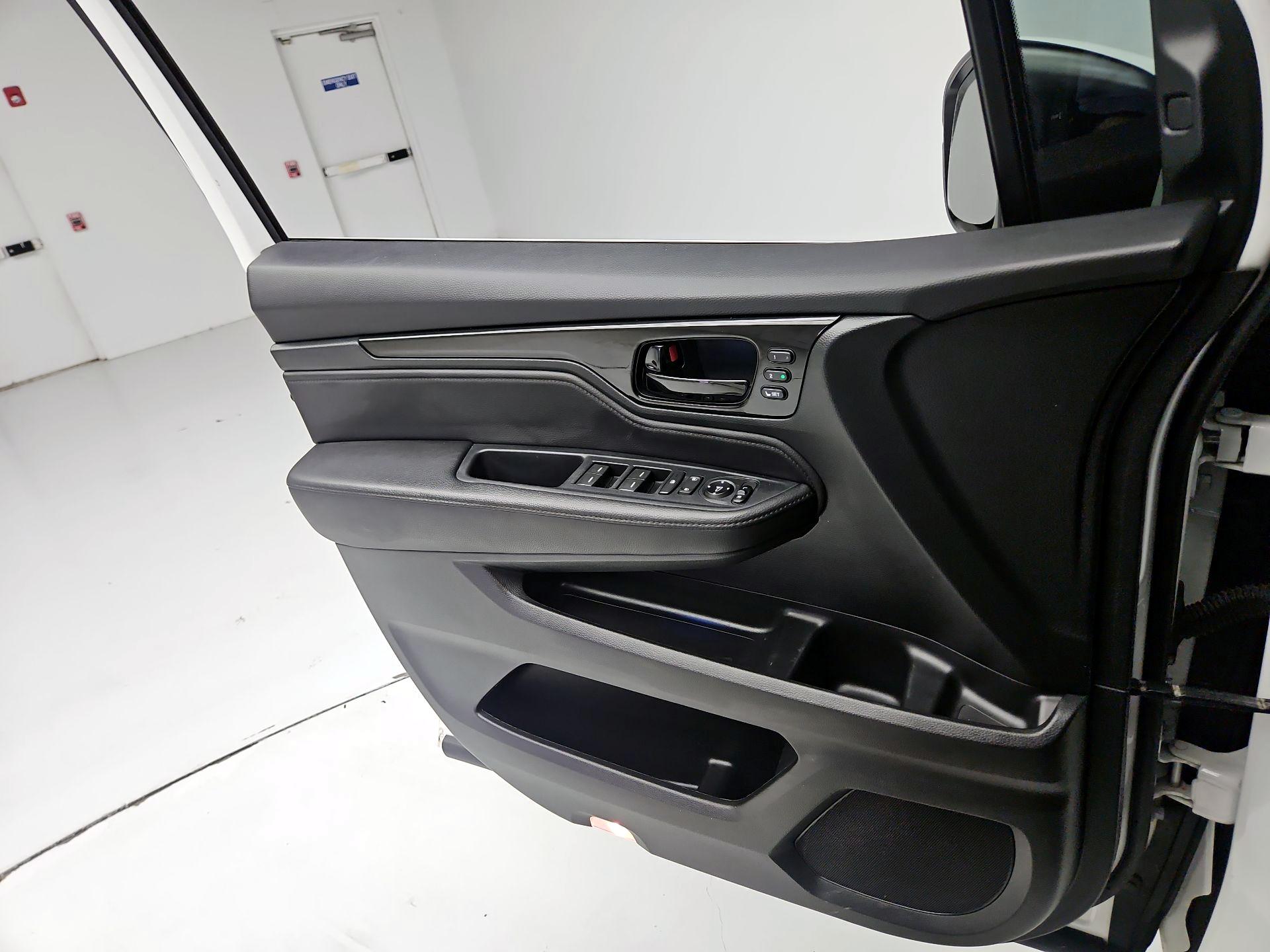 Thumbnail: 2023 Honda Odyssey - 12