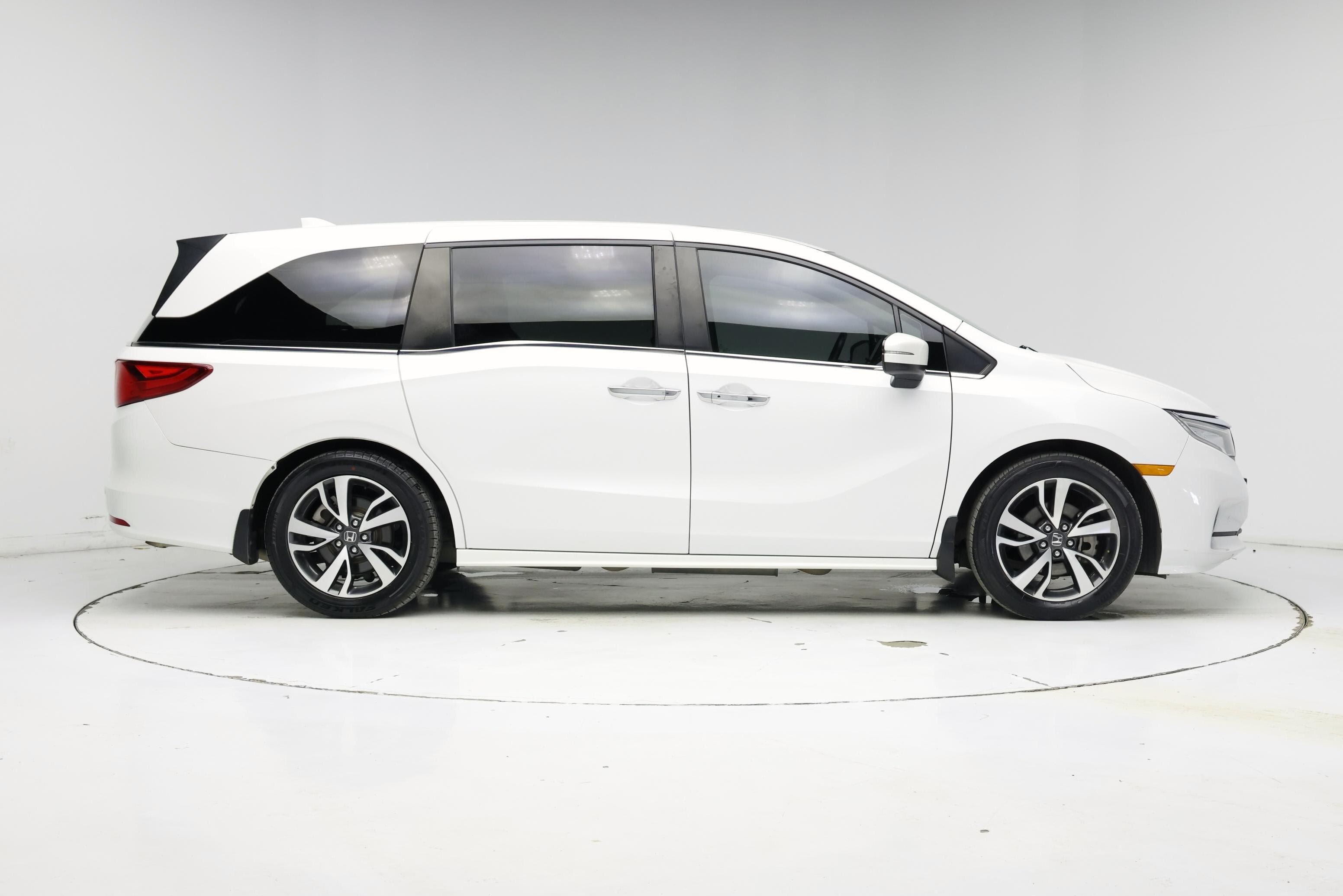 Thumbnail: 2023 Honda Odyssey - 7