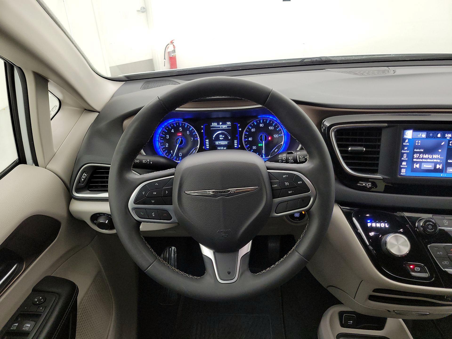 Thumbnail: 2023 Chrysler Voyager - 10