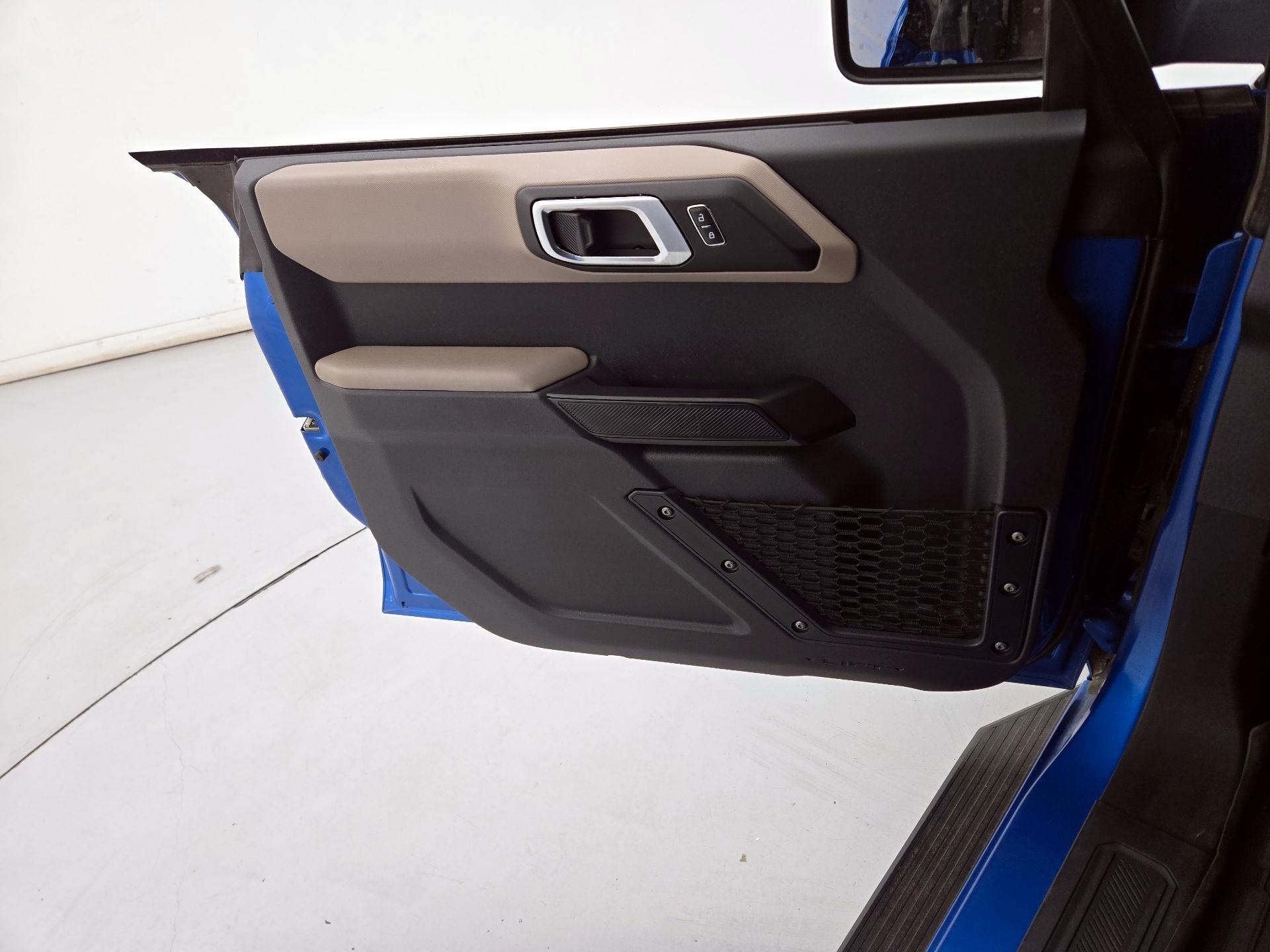 Thumbnail: 2022 Ford Bronco - 12