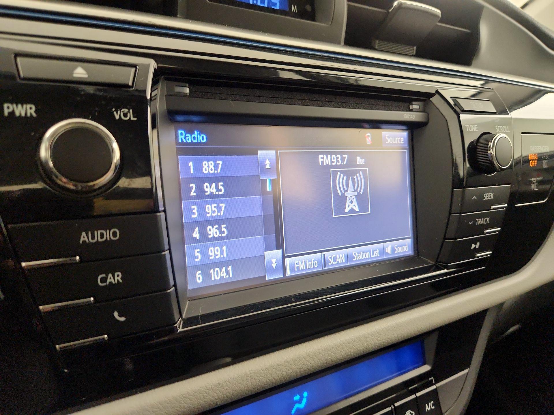 Thumbnail: 2014 Toyota Corolla - 13