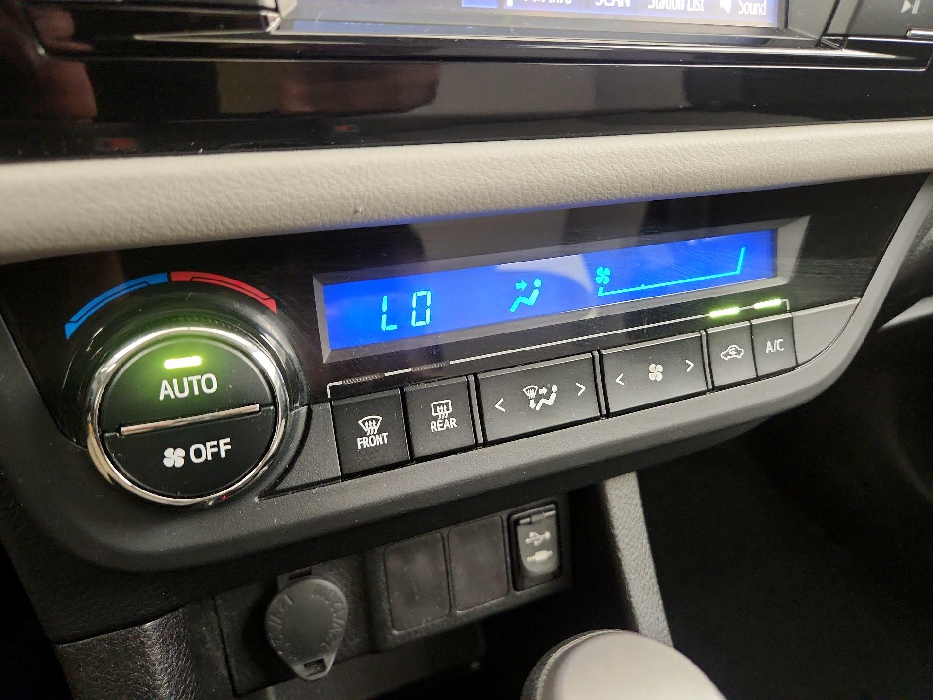 Thumbnail: 2014 Toyota Corolla - 14