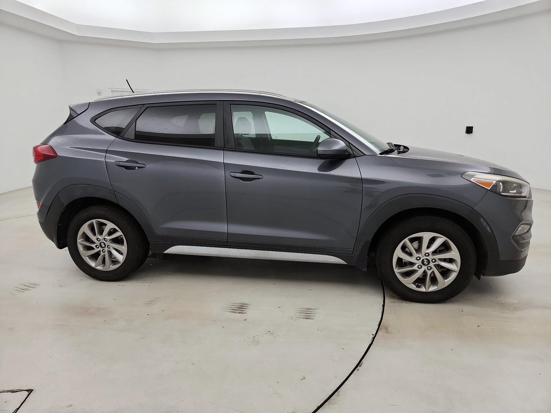 Thumbnail: 2017 Hyundai Tucson - 4