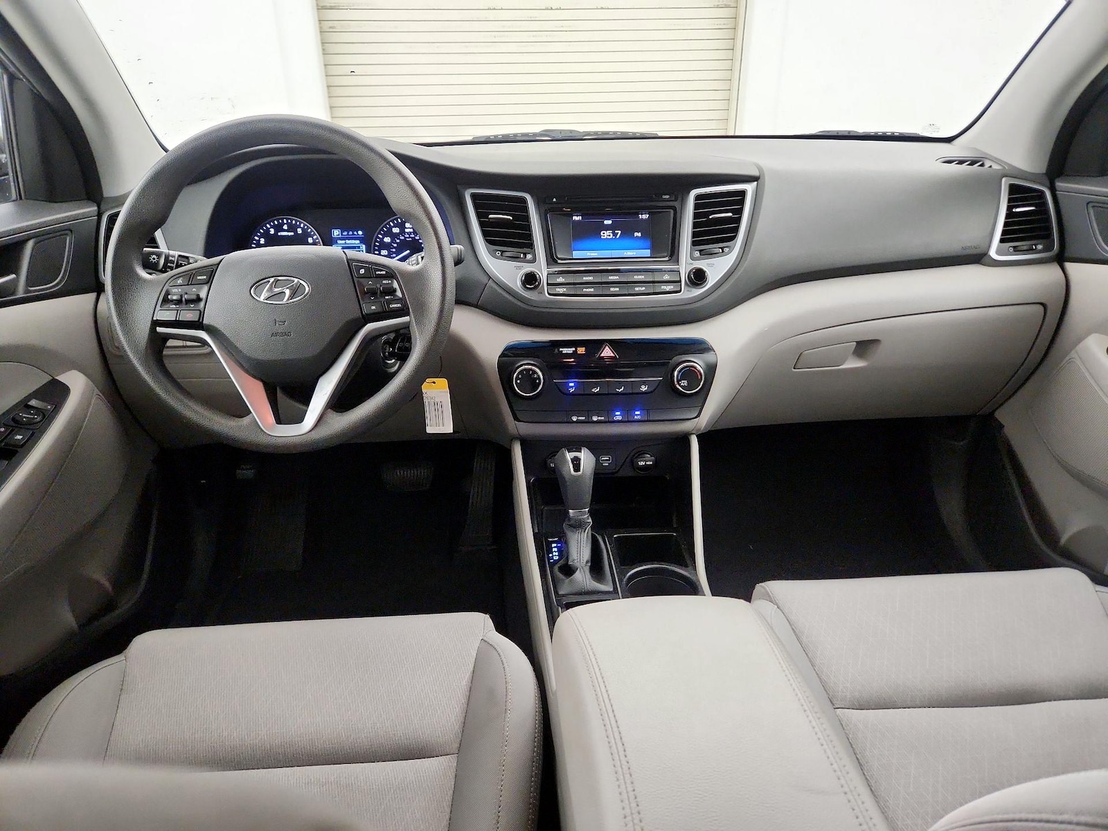 2017 Hyundai Tucson SE - Photo 8