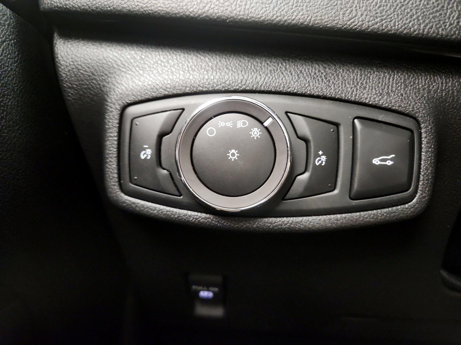 Thumbnail: 2019 Lincoln MKC - 13