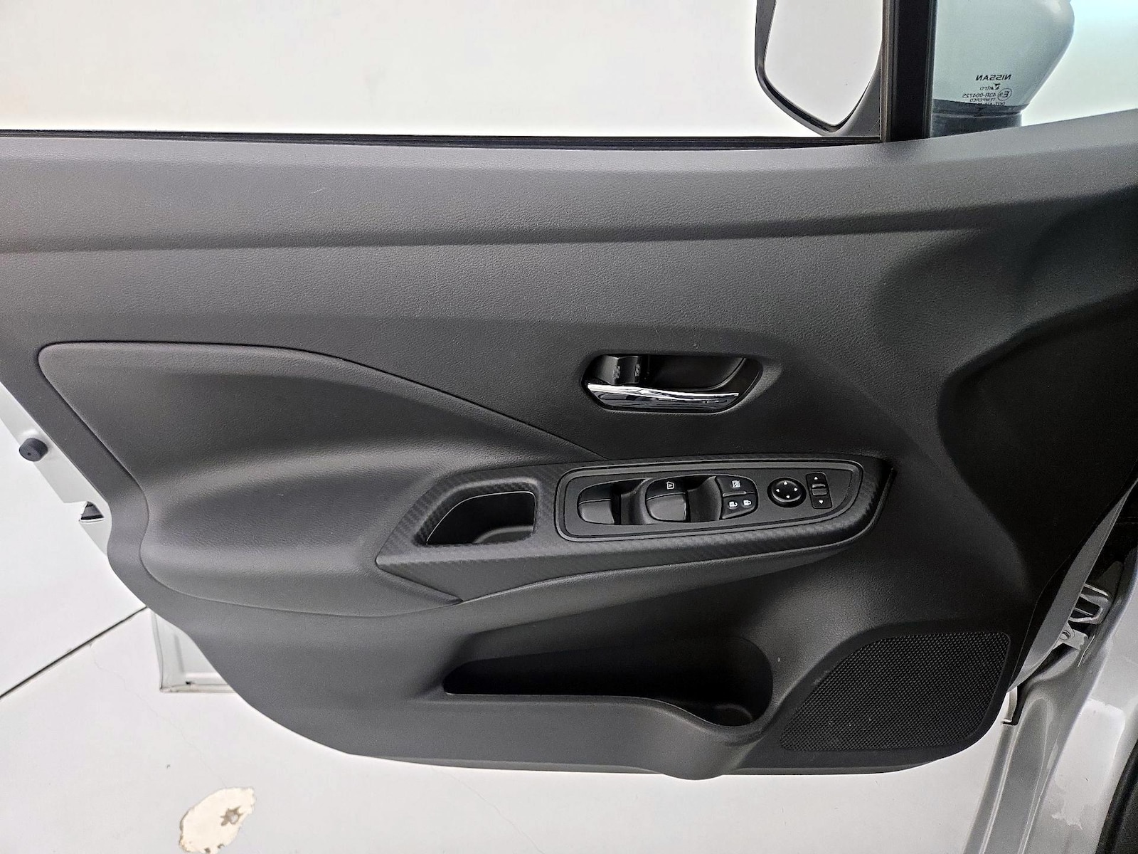 2025 Nissan Versa Sedan SV - Photo 13