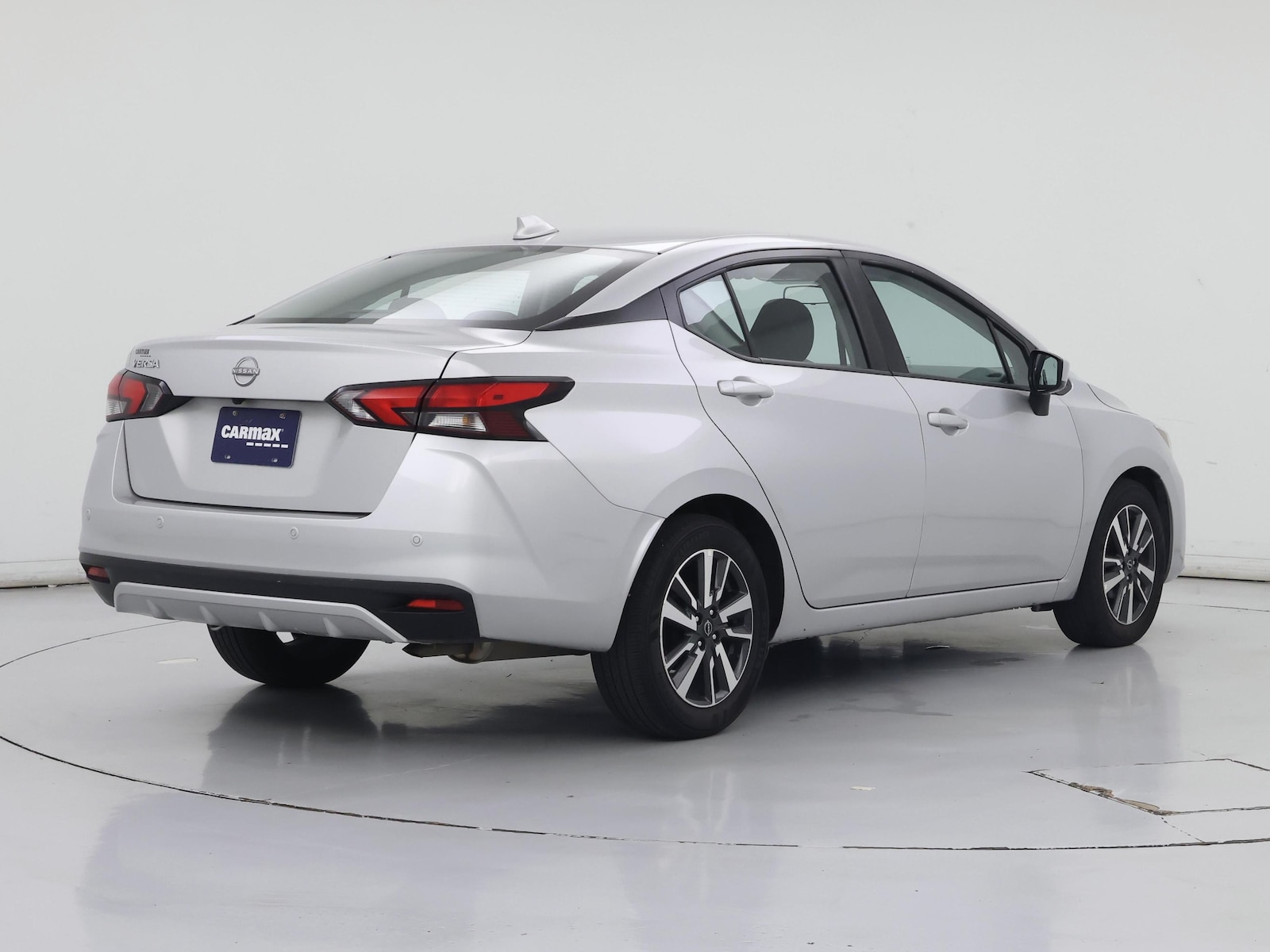 2025 Nissan Versa Sedan SV - Photo 9