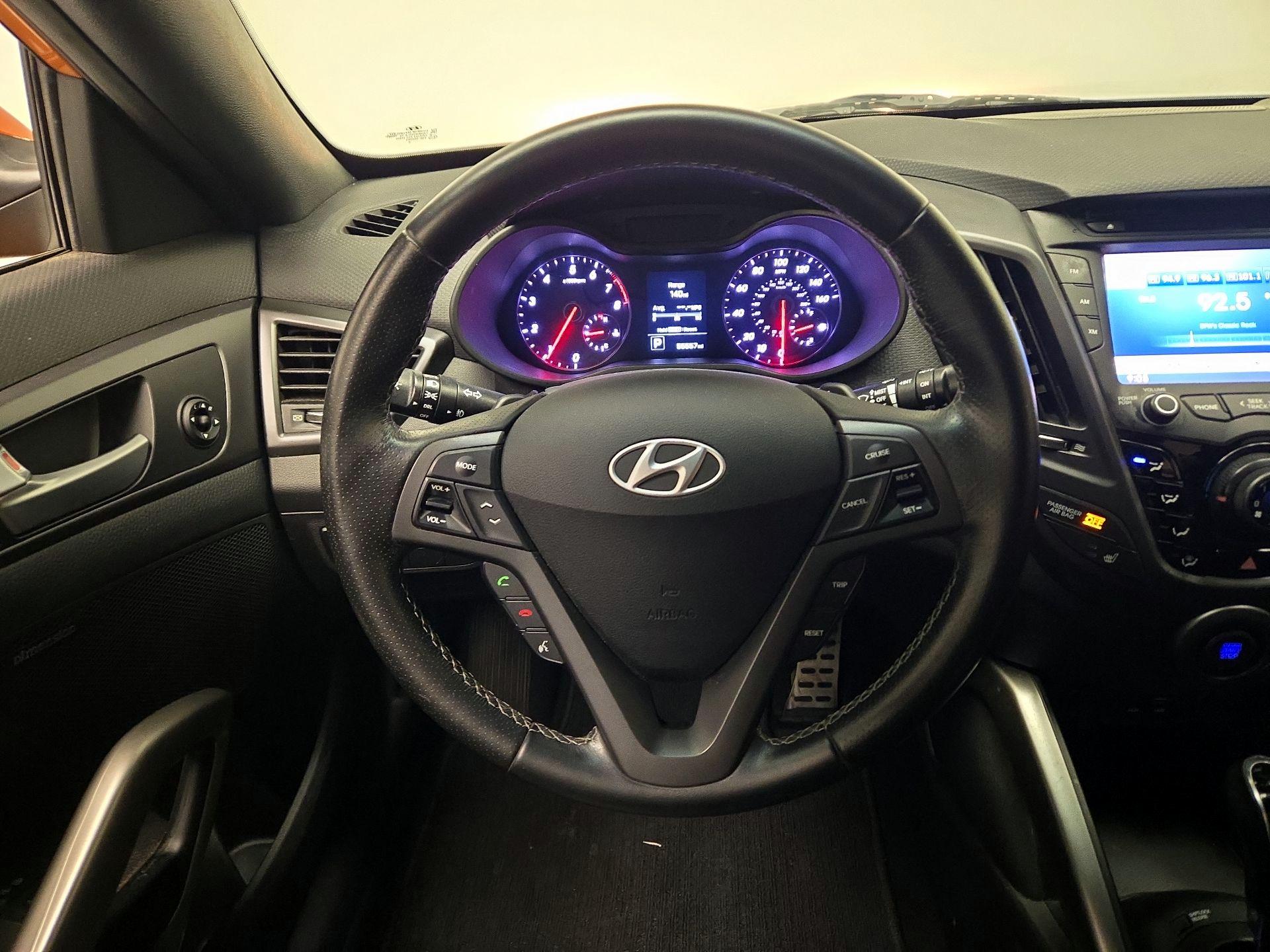 Thumbnail: 2016 Hyundai Veloster - 10