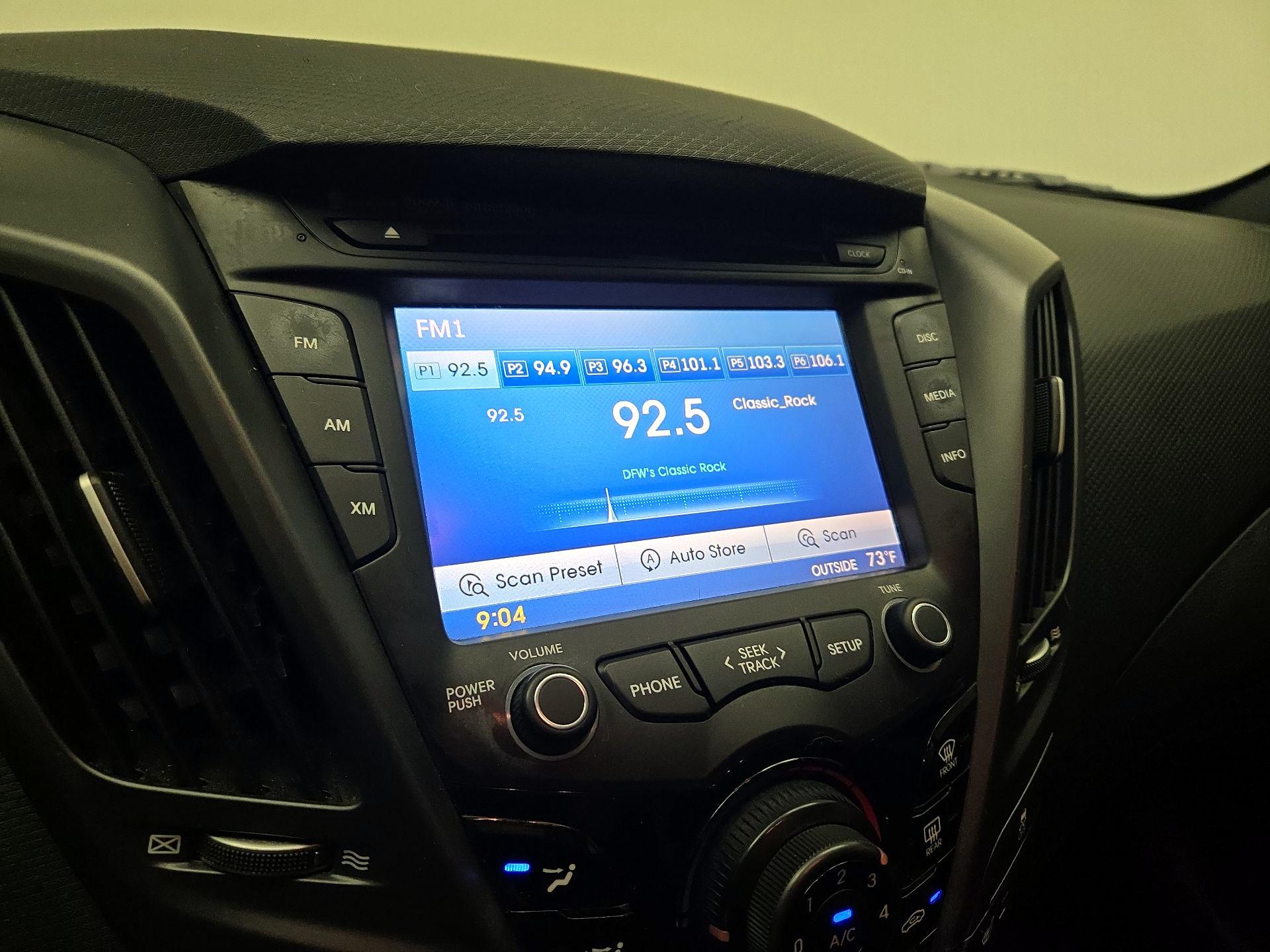 Thumbnail: 2016 Hyundai Veloster - 15