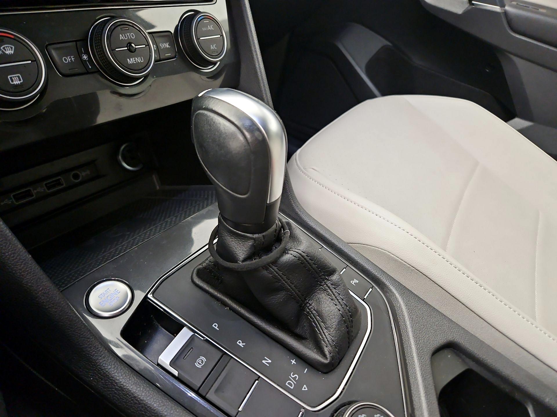 Thumbnail: 2020 Volkswagen Tiguan - 15