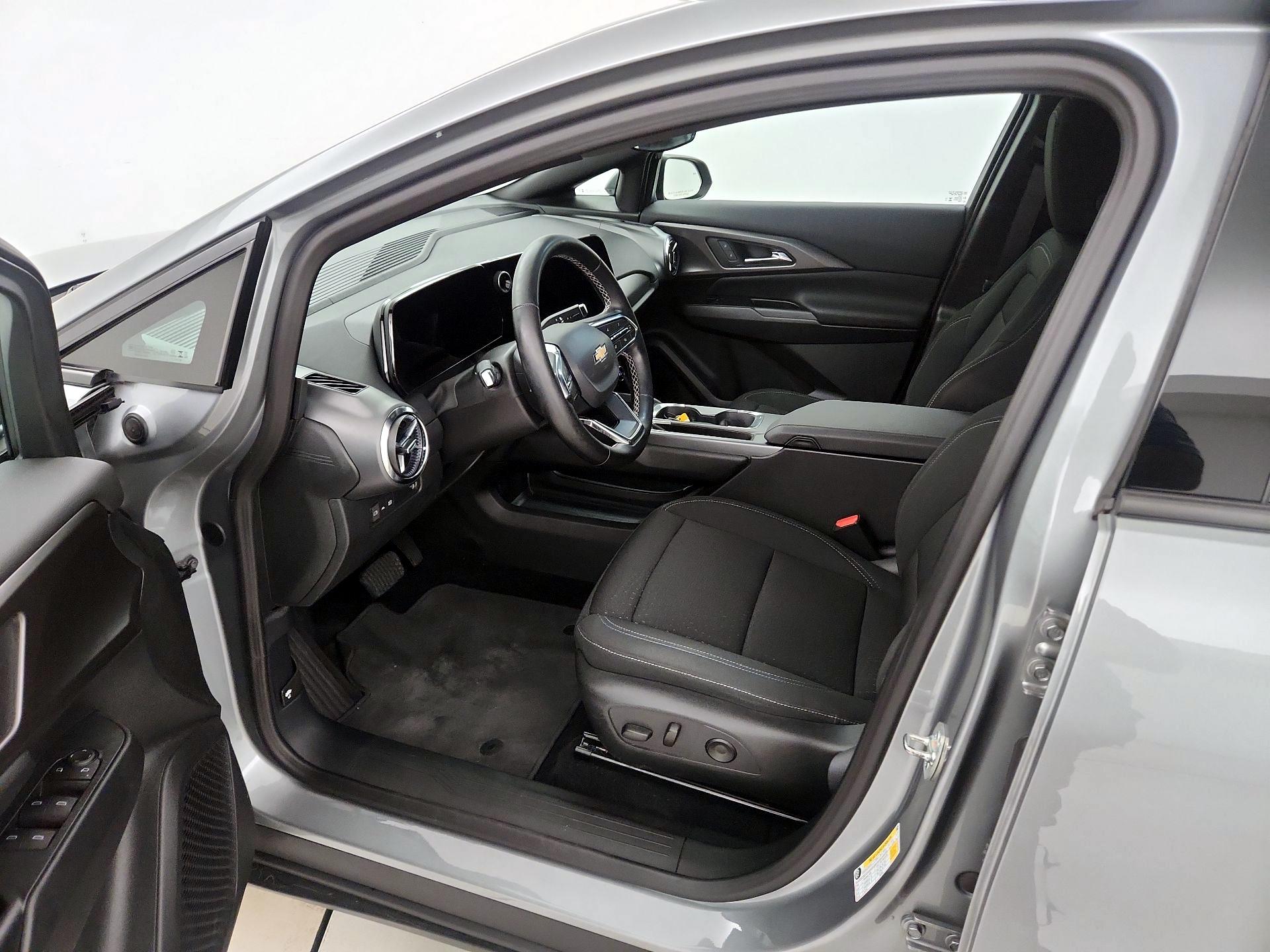 Thumbnail: 2025 Chevrolet Equinox - 9