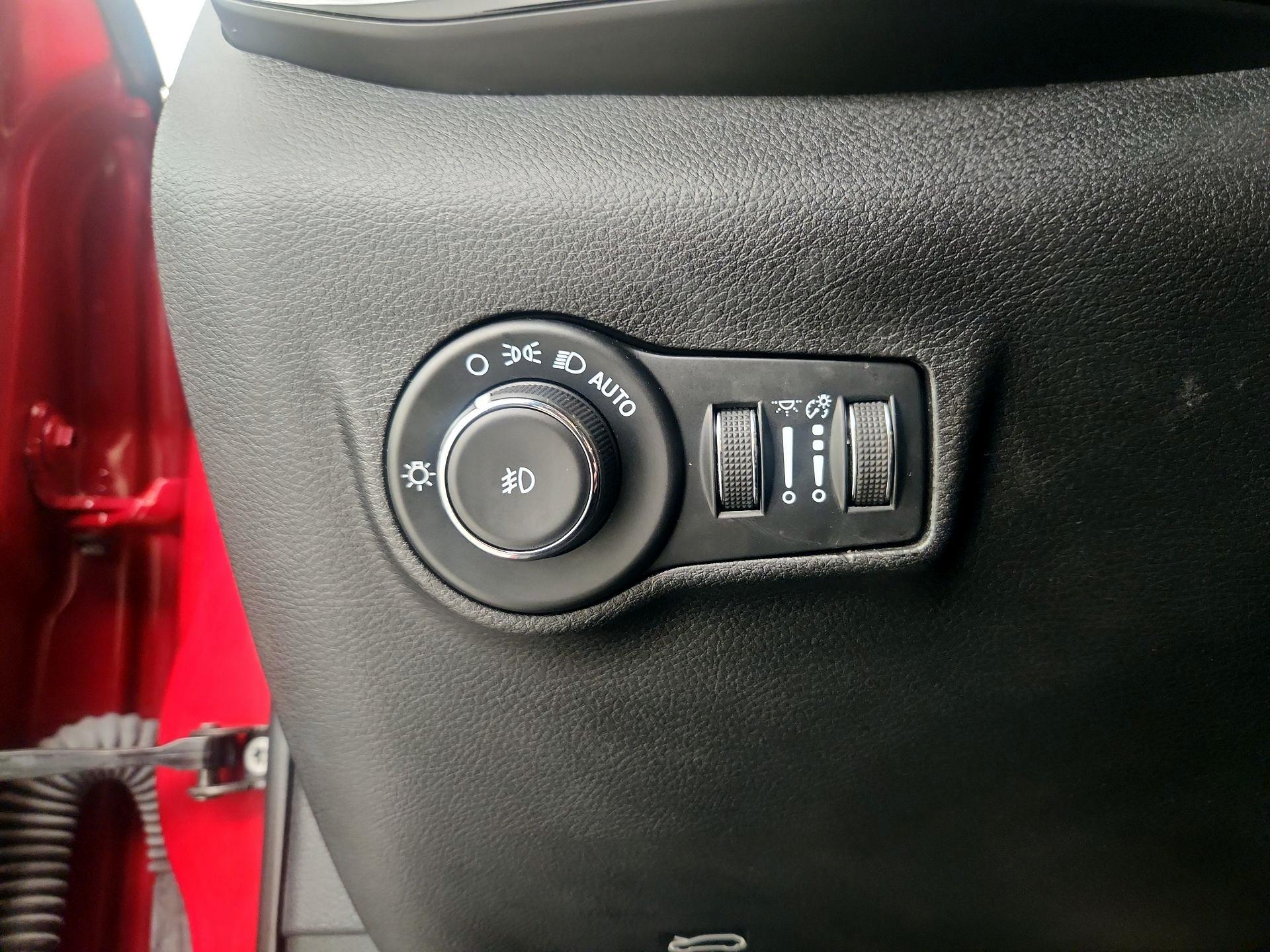 Thumbnail: 2023 Jeep Compass - 13