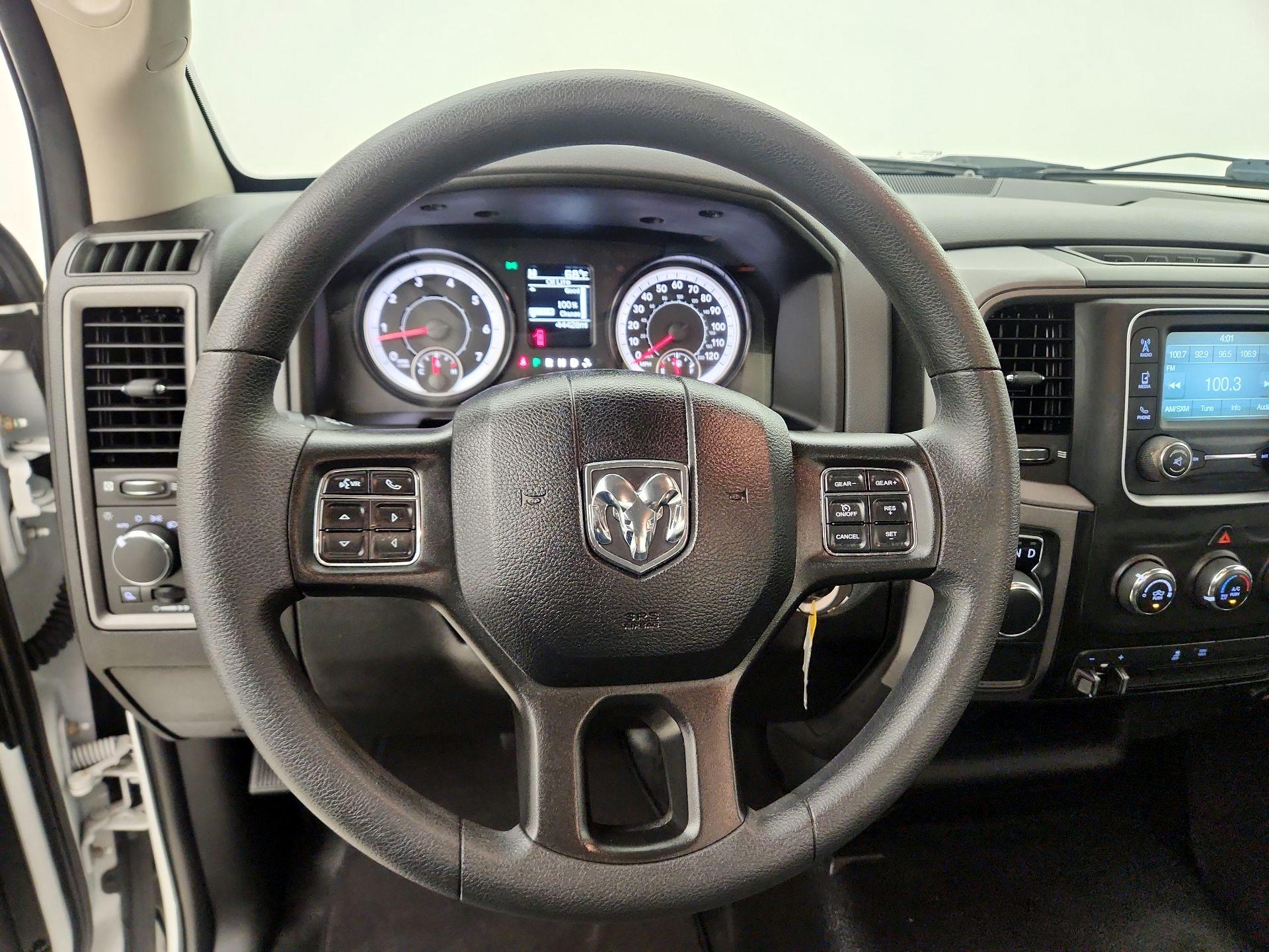 Thumbnail: 2020 RAM 1500 Classic - 10