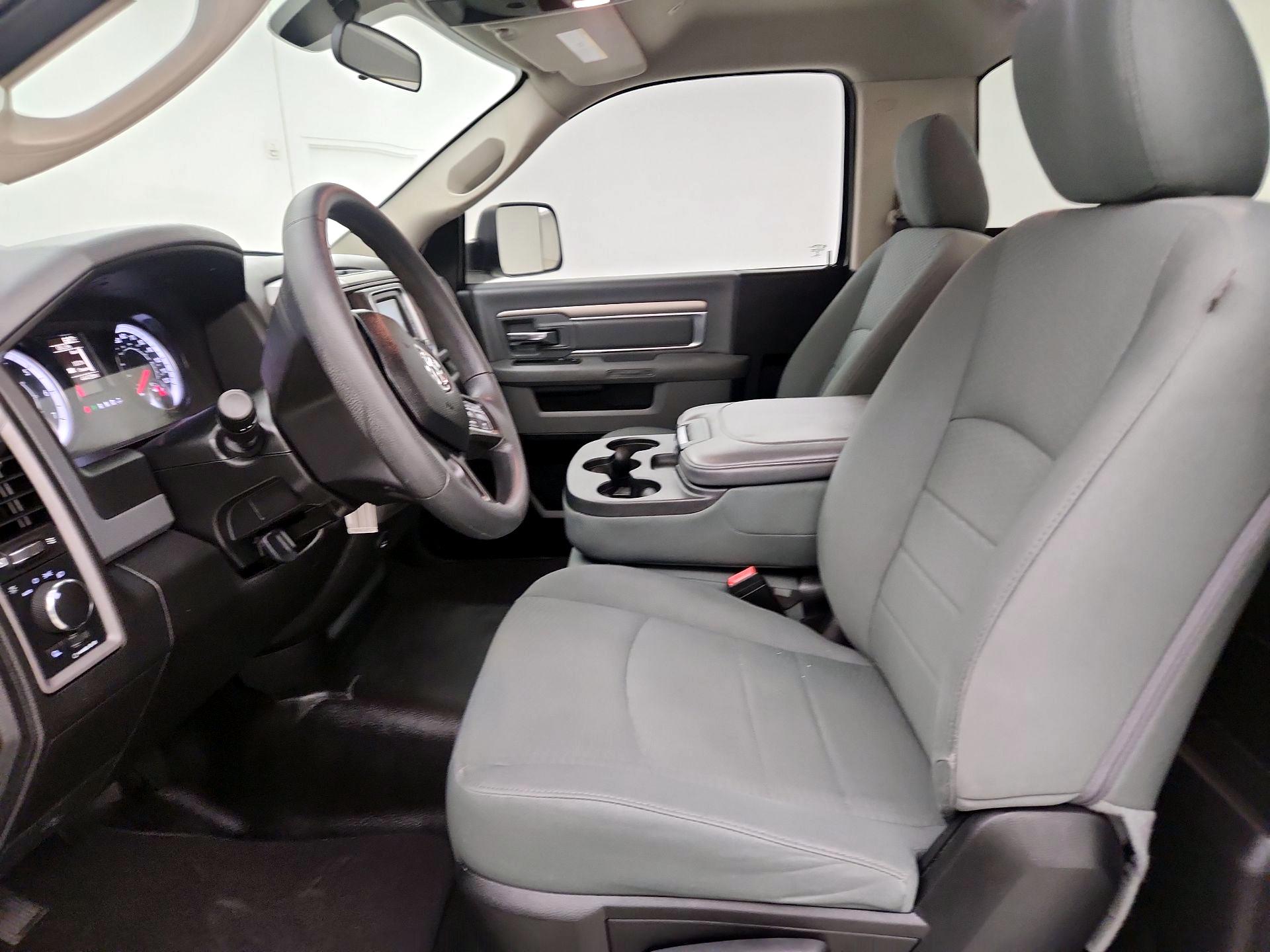 Thumbnail: 2020 RAM 1500 Classic - 11