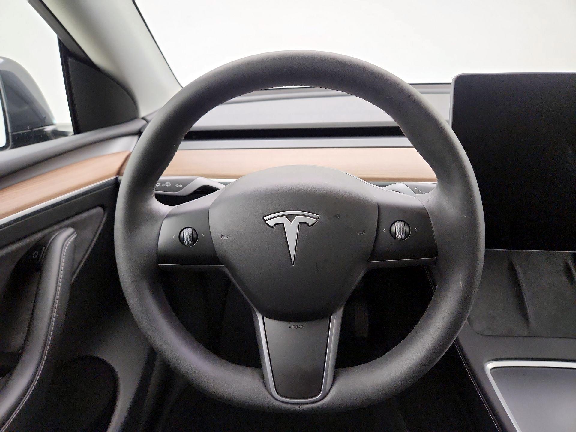 Thumbnail: 2023 Tesla Model Y - 10