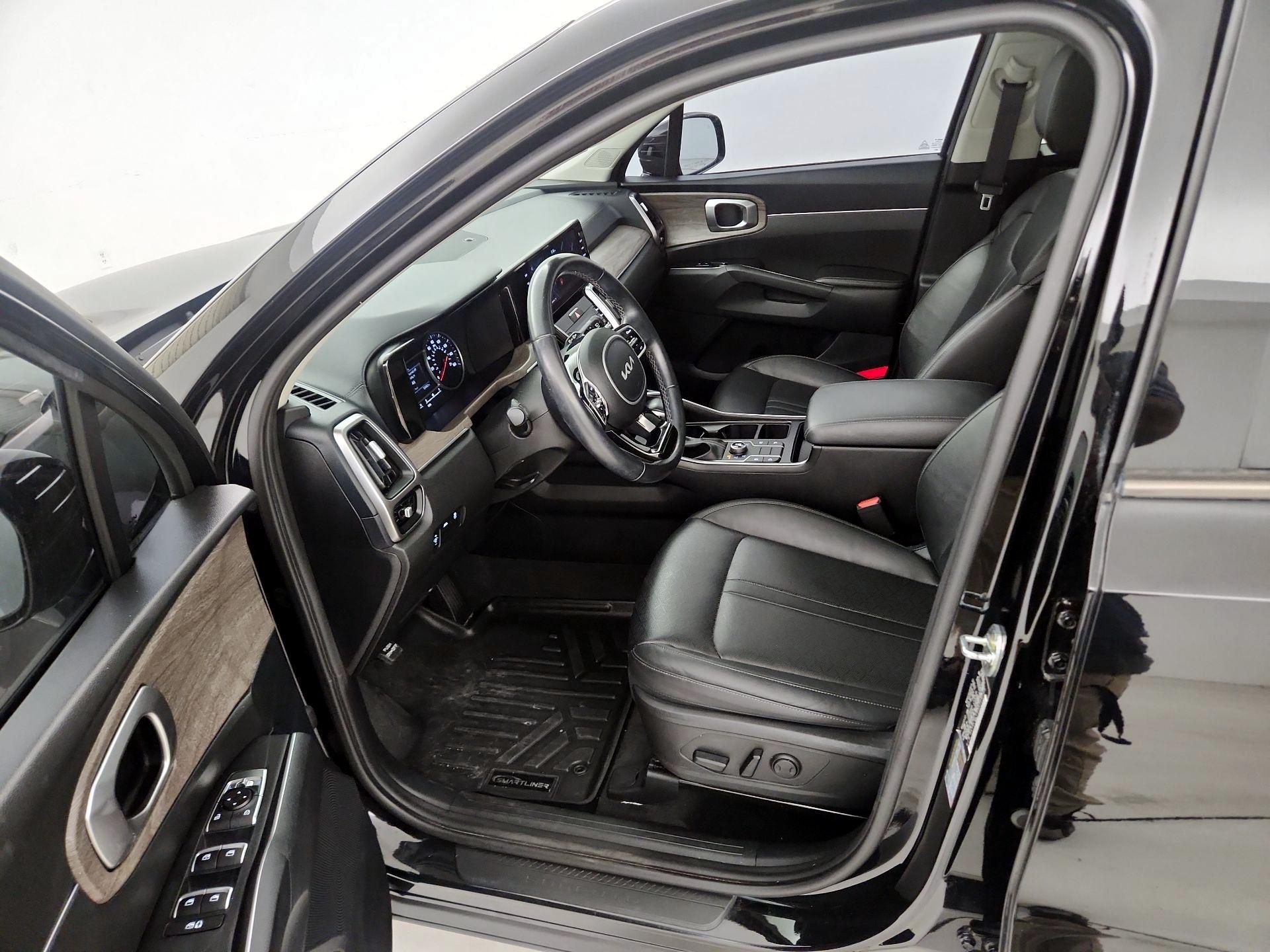 Thumbnail: 2022 Kia Sorento - 9