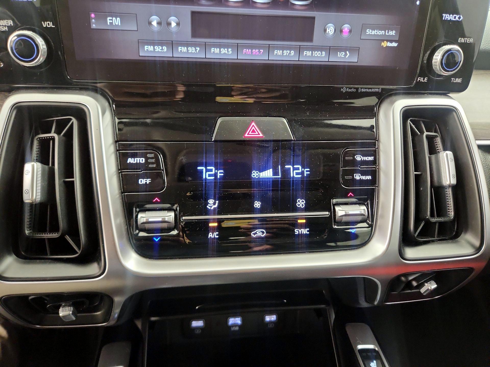 Thumbnail: 2022 Kia Sorento - 15