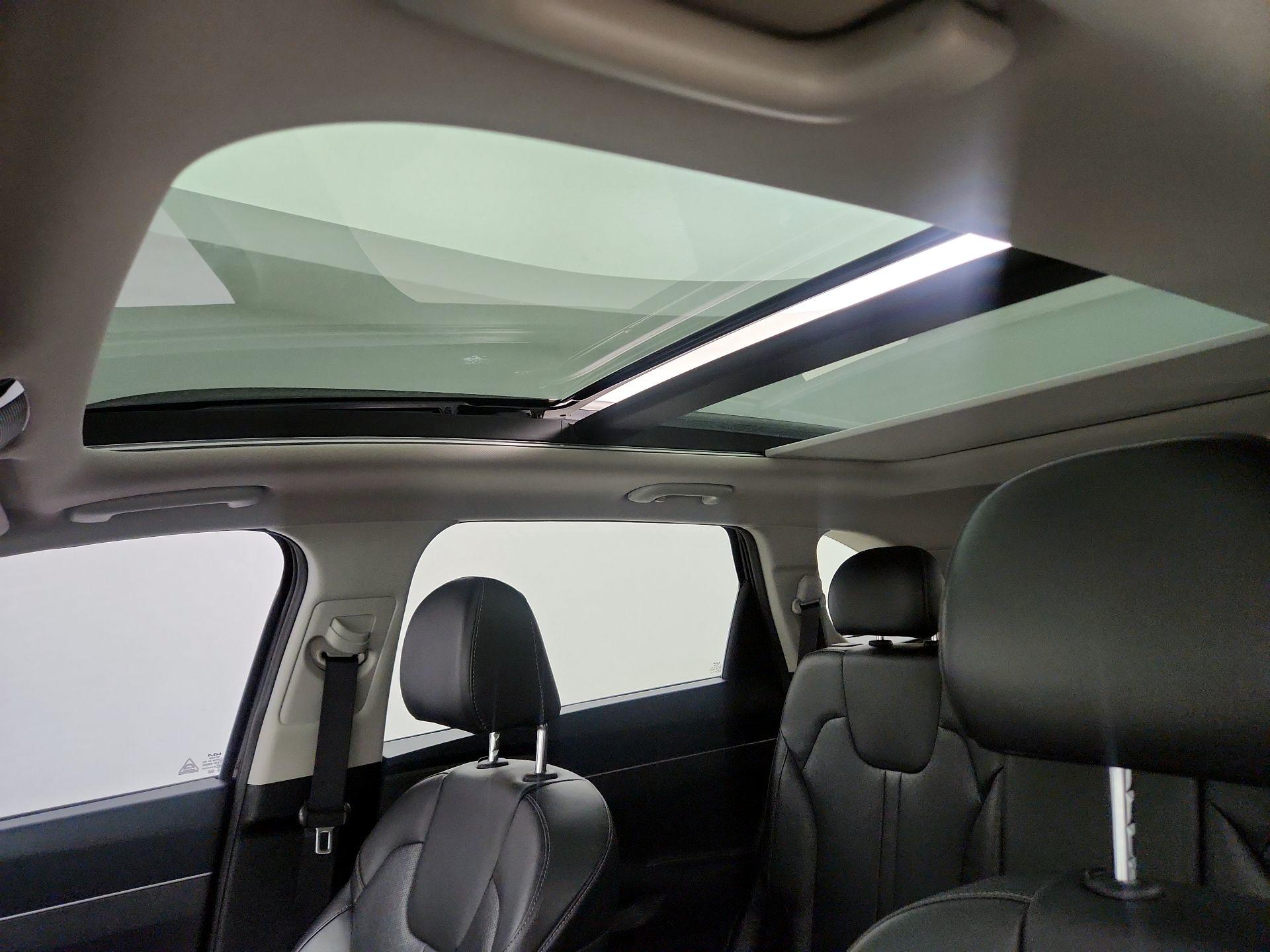 Thumbnail: 2022 Kia Sorento - 18