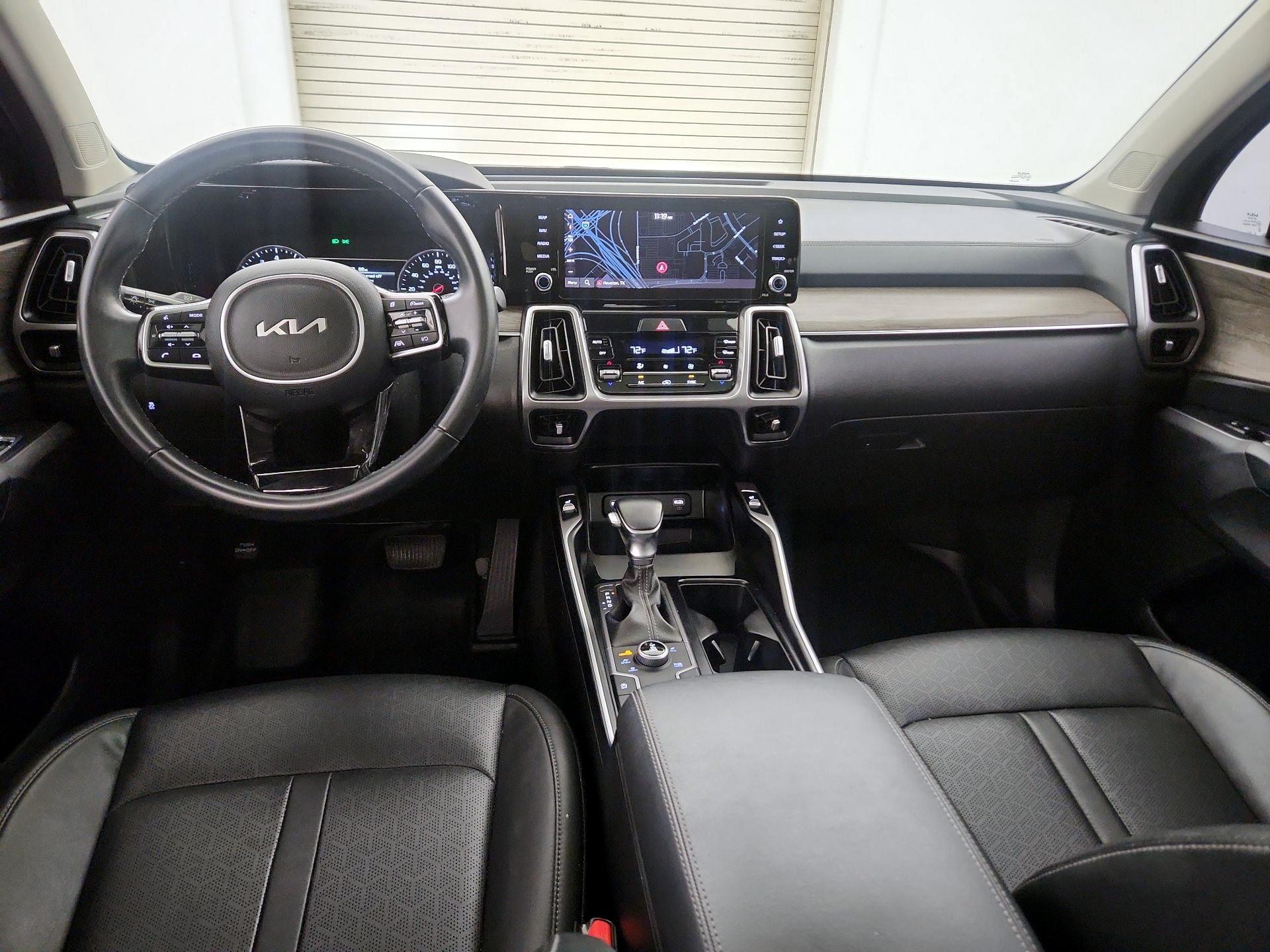 Thumbnail: 2022 Kia Sorento - 8