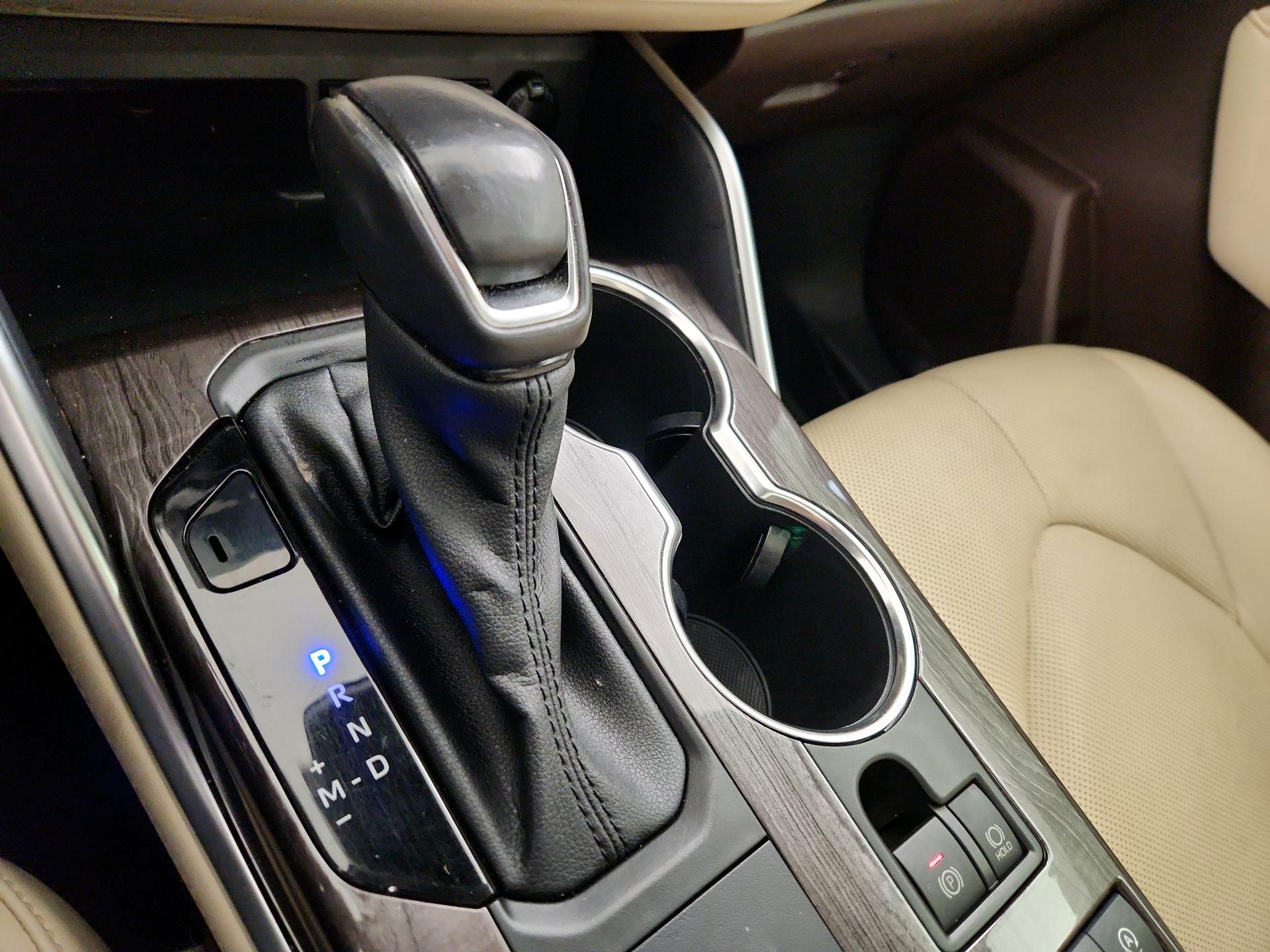 Thumbnail: 2020 Toyota Highlander - 18