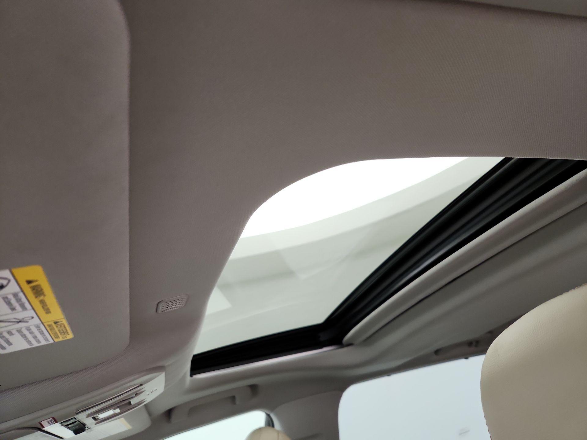 Thumbnail: 2020 Toyota Highlander - 20