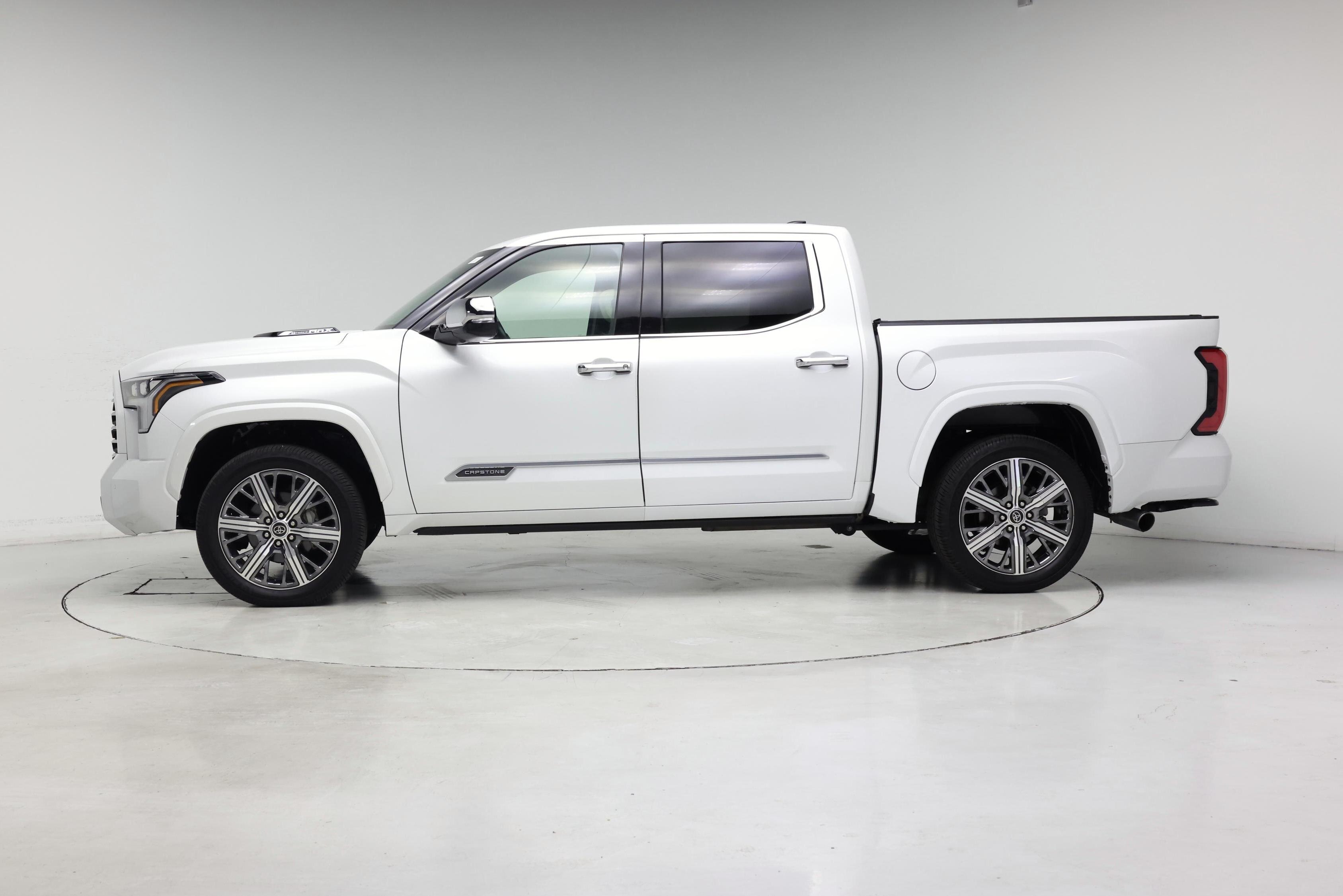 Thumbnail: 2023 Toyota Tundra - 3