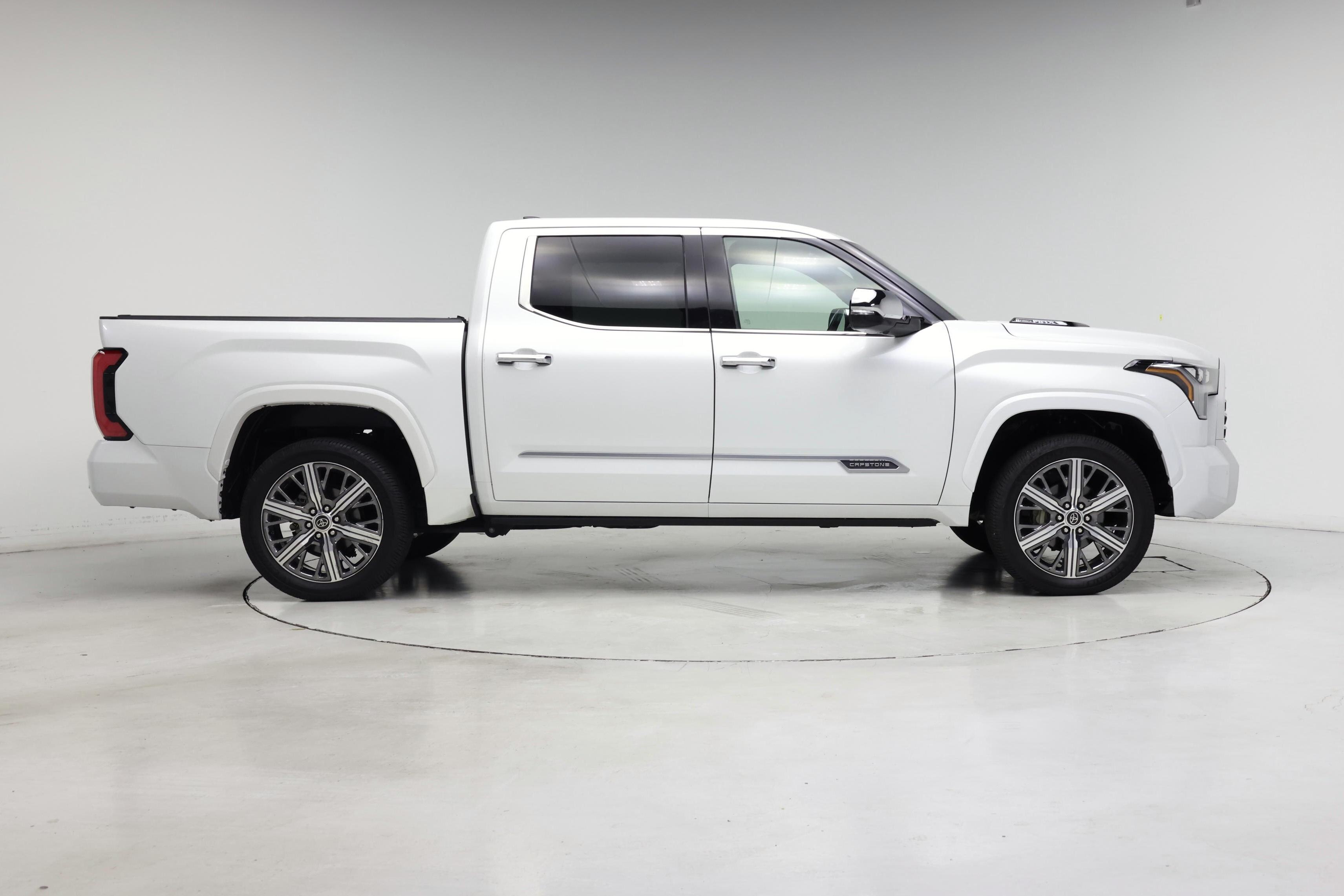 Thumbnail: 2023 Toyota Tundra - 7