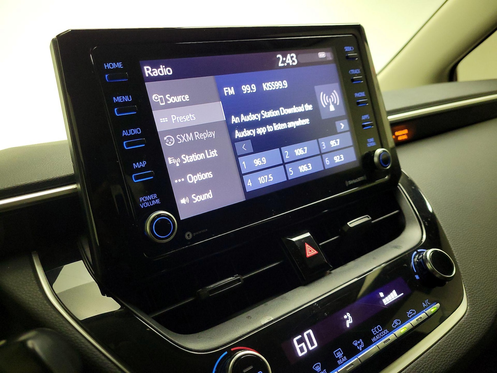 2022 Toyota Corolla LE - Photo 16